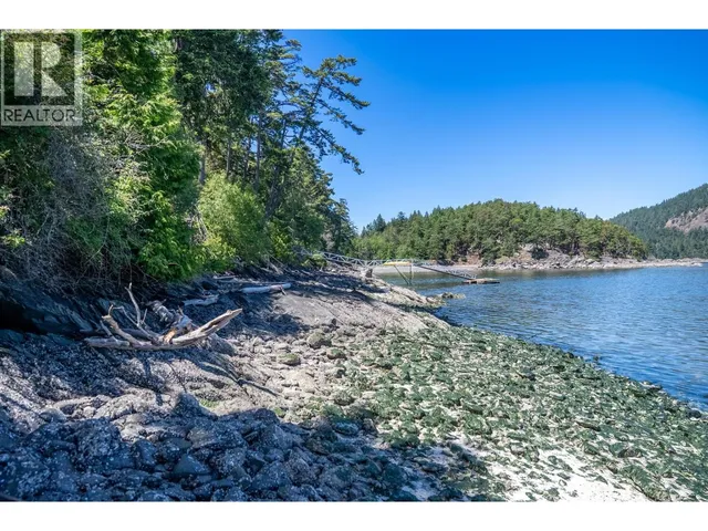 7911 BEDWELL DRIVE, Pender Island 4