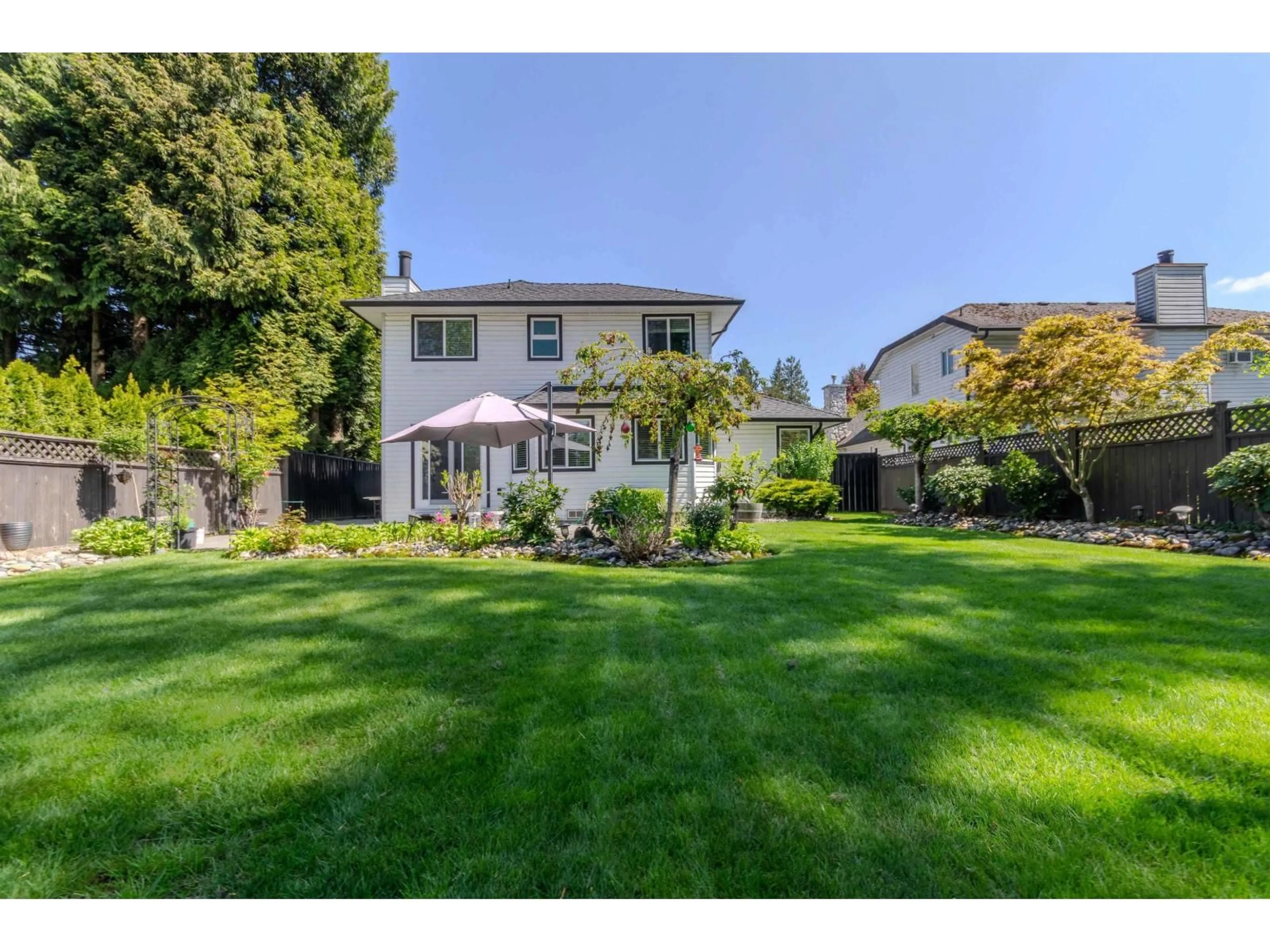 A pic from outside/outdoor area/front of a property/back of a property/a pic from drone, street for 11083 153A STREET, Surrey British Columbia V3R9H8