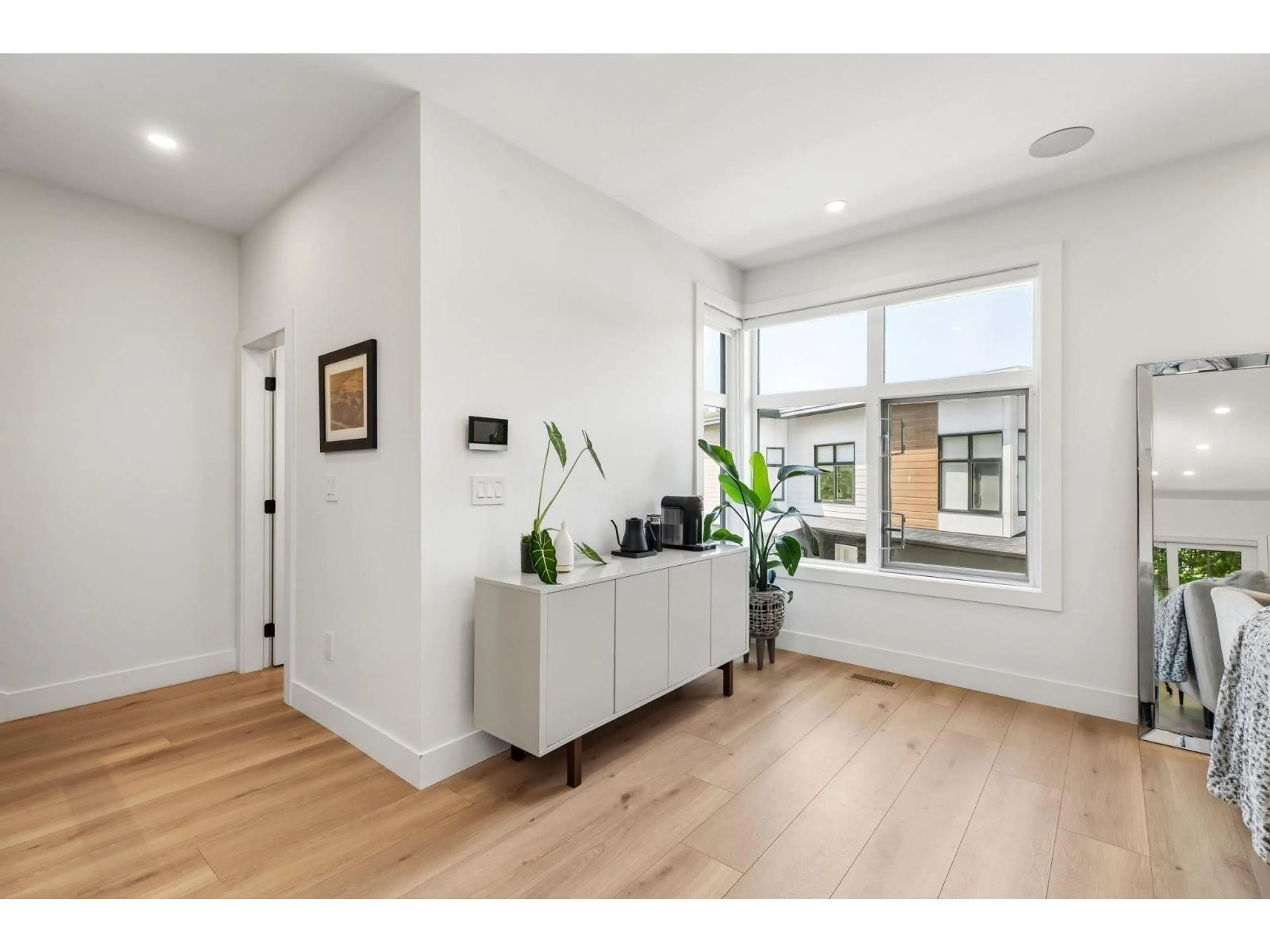 Indoor entryway for 7 - 3075 160 STREET, Surrey British Columbia V3Z0N6