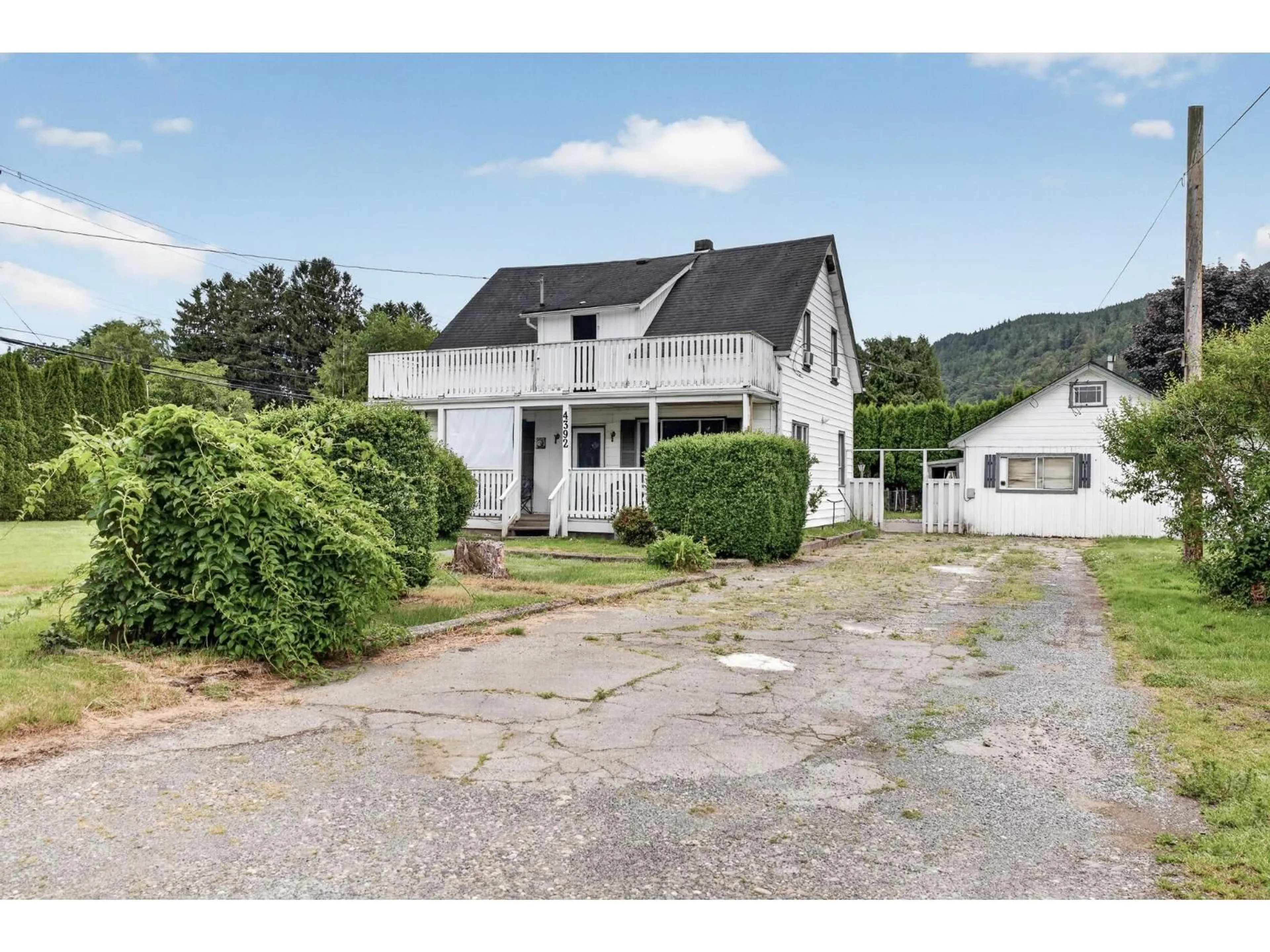 A pic from outside/outdoor area/front of a property/back of a property/a pic from drone, street for 4392 WILSON ROAD, Yarrow British Columbia V2R5C6