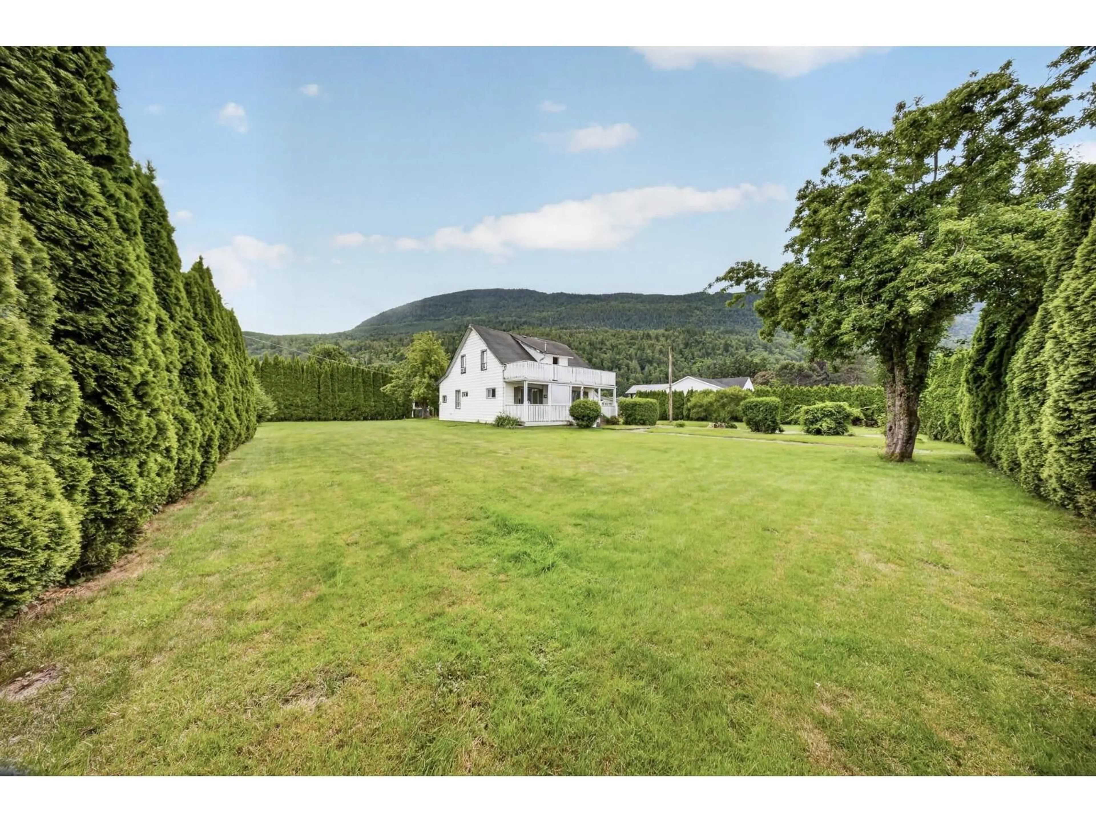 A pic from outside/outdoor area/front of a property/back of a property/a pic from drone, mountain view for 4392 WILSON ROAD, Yarrow British Columbia V2R5C6