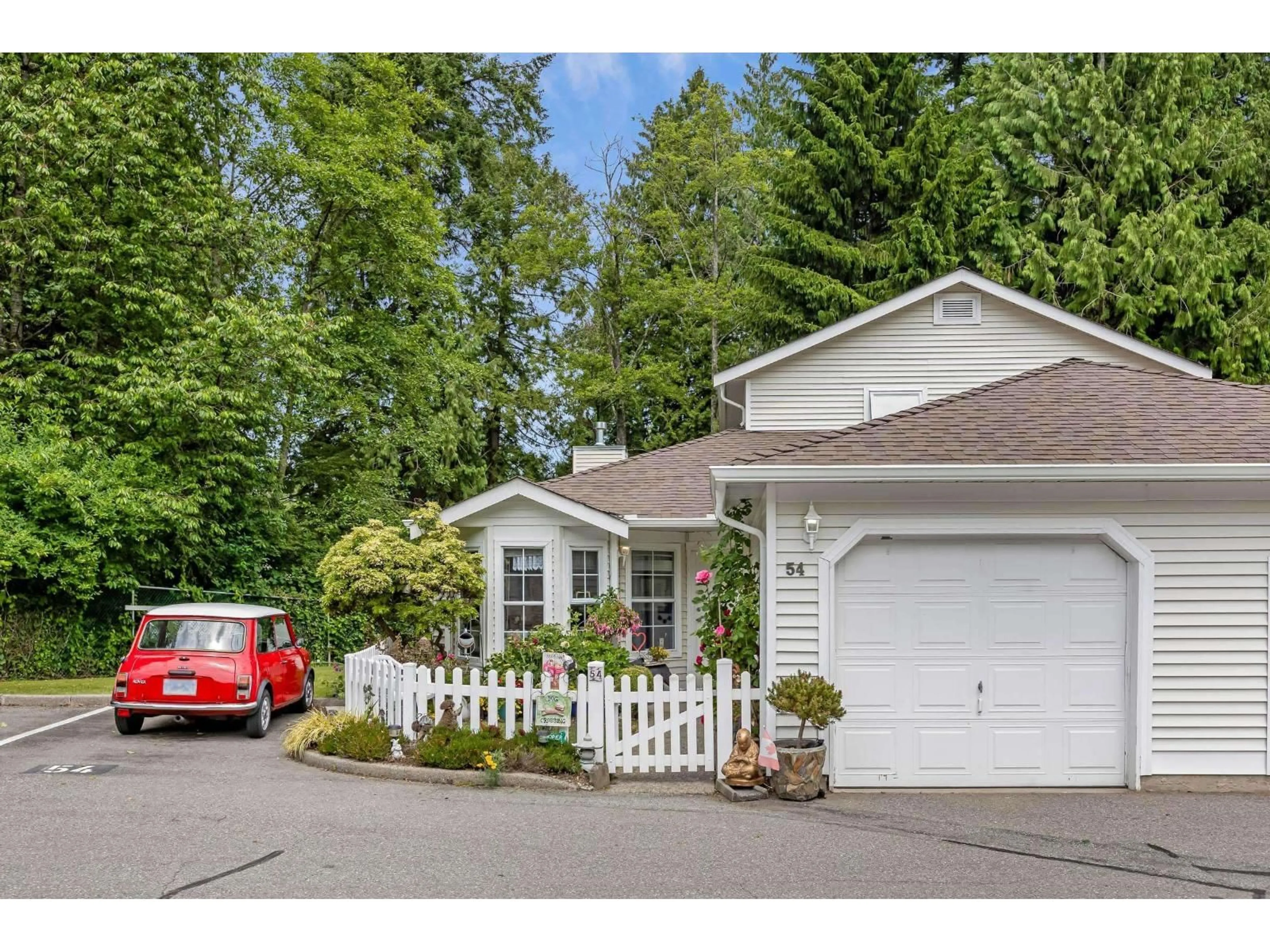 Home with vinyl exterior material, street for 54 - 6537 138 STREET, Surrey British Columbia V3W0C6