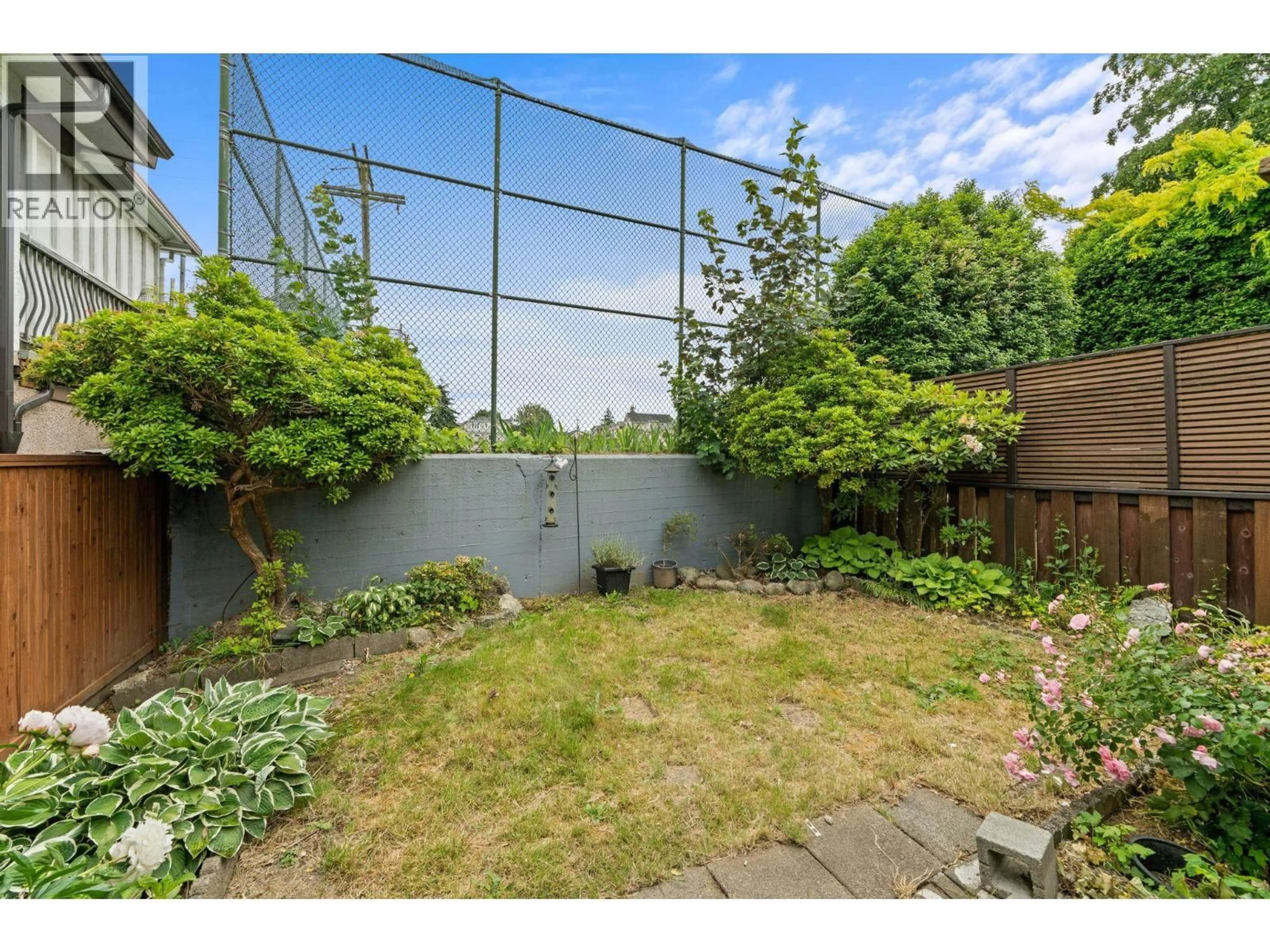 Patio, street for 266 32ND AVENUE, Vancouver British Columbia V5V2Y3