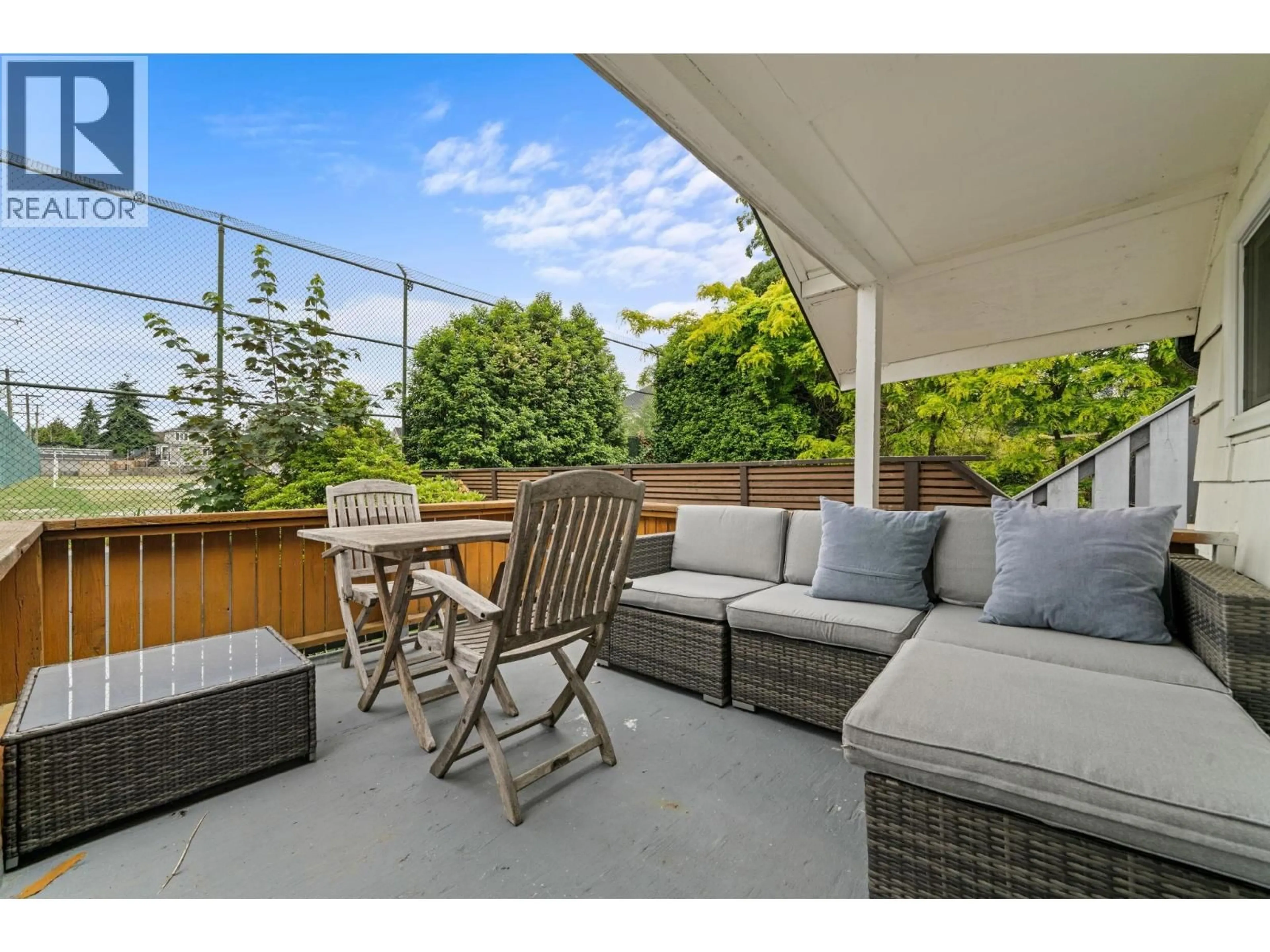 Patio, street for 266 32ND AVENUE, Vancouver British Columbia V5V2Y3