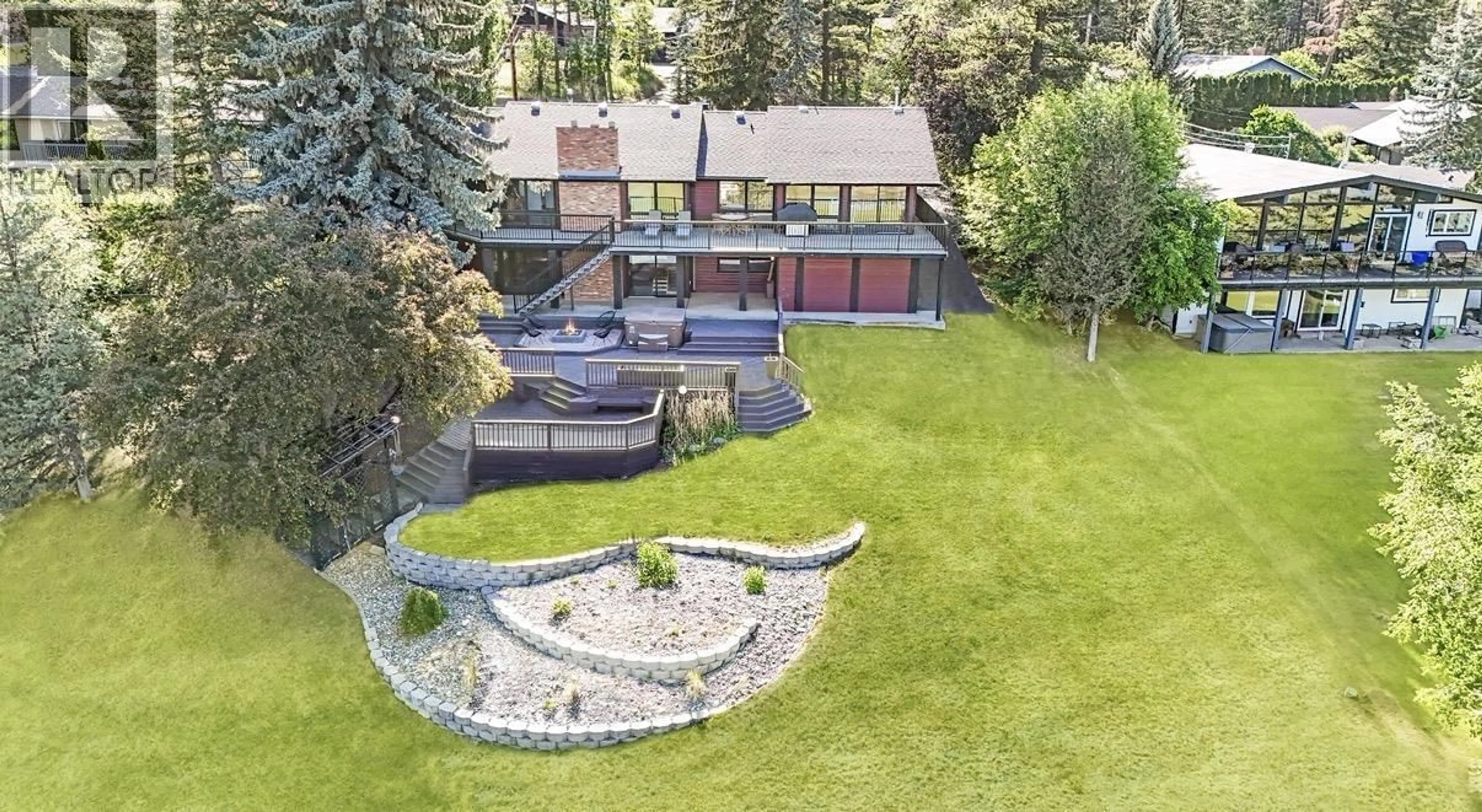 A pic from outside/outdoor area/front of a property/back of a property/a pic from drone, unknown for 154 COUNTRY CLUB BOULEVARD, Williams Lake British Columbia V2G3T2