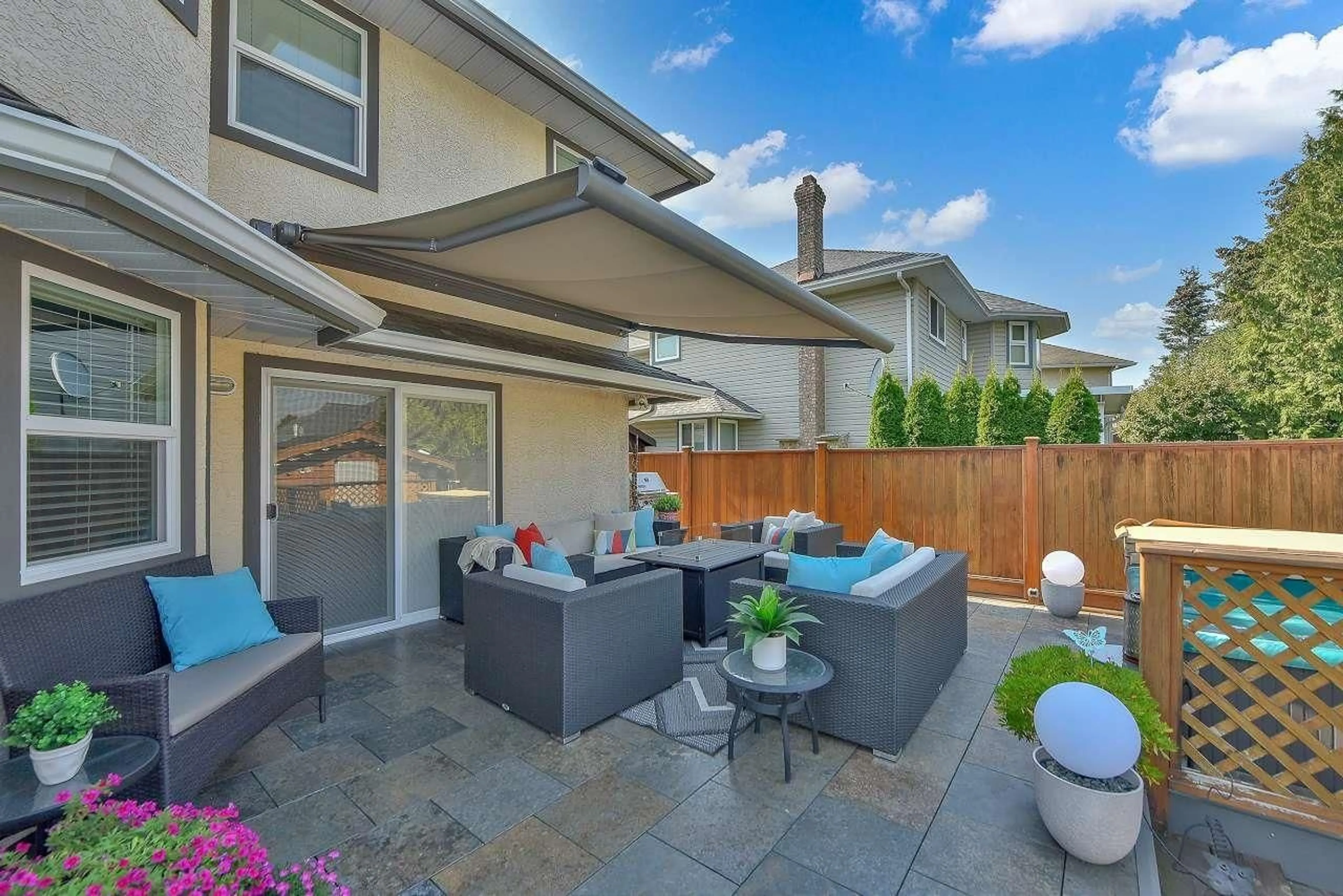 Patio, street for 16529 85TH STREET, Surrey British Columbia V4N3H2