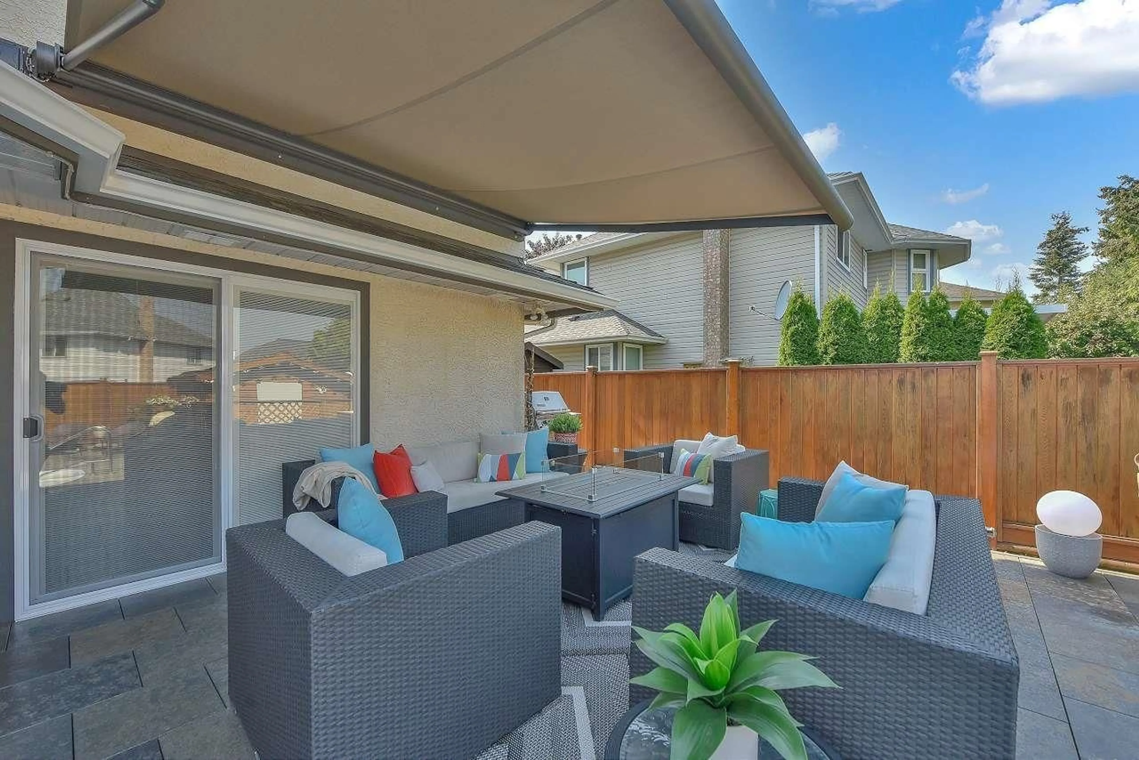 Patio, street for 16529 85TH STREET, Surrey British Columbia V4N3H2