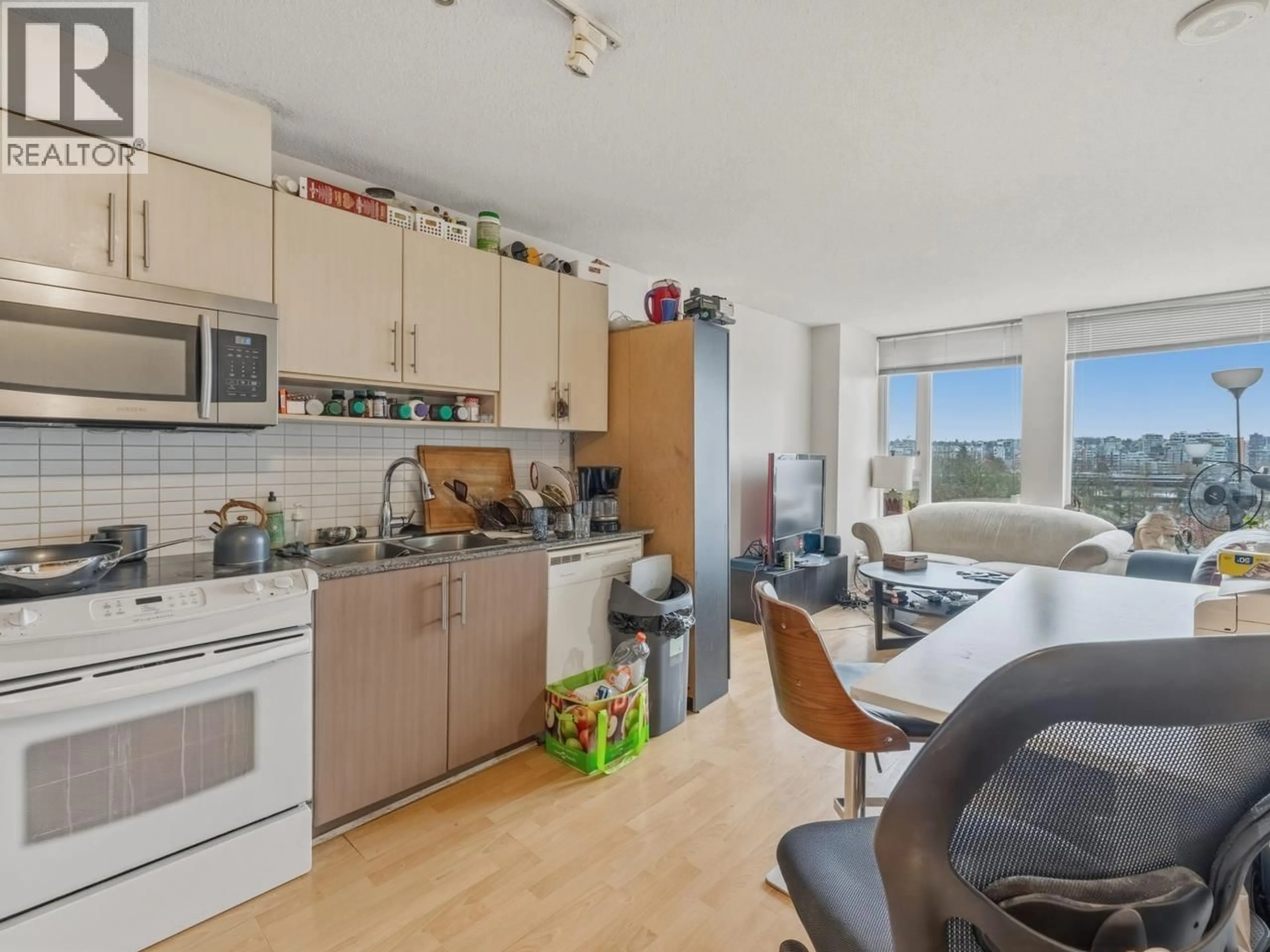 Unknown for 710 - 550 TAYLOR STREET, Vancouver British Columbia V6B1R1