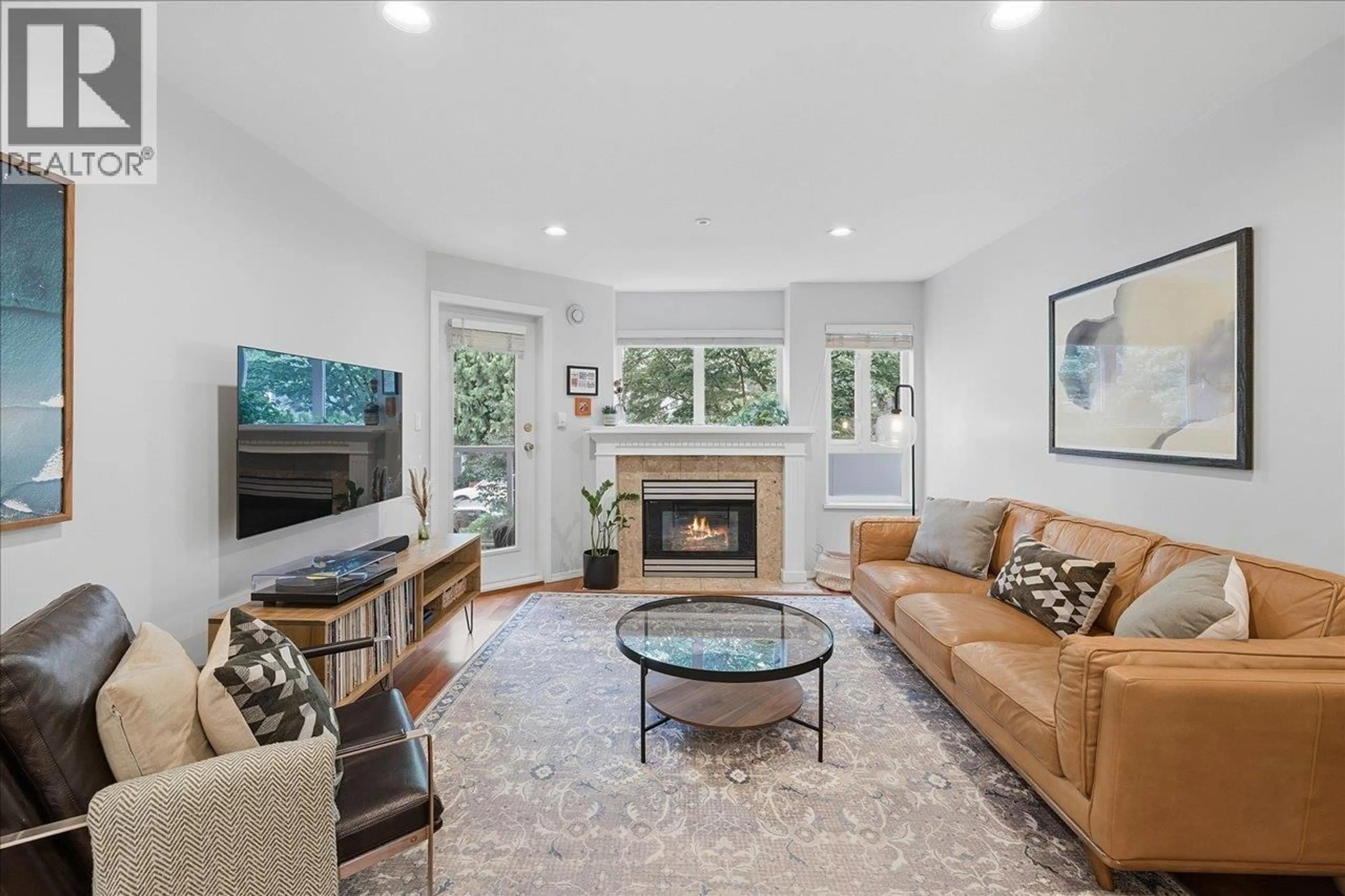 Living room with furniture, unknown for 202 - 1738 FRANCES STREET, Vancouver British Columbia V5L1Z6
