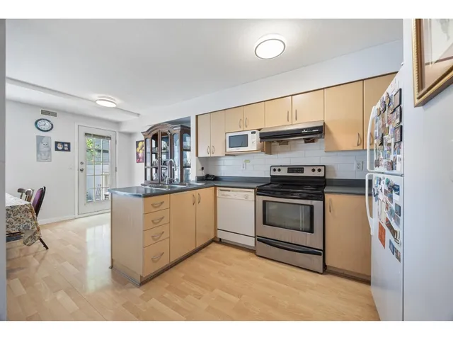 22 - 15355 26 AVENUE, Surrey 4