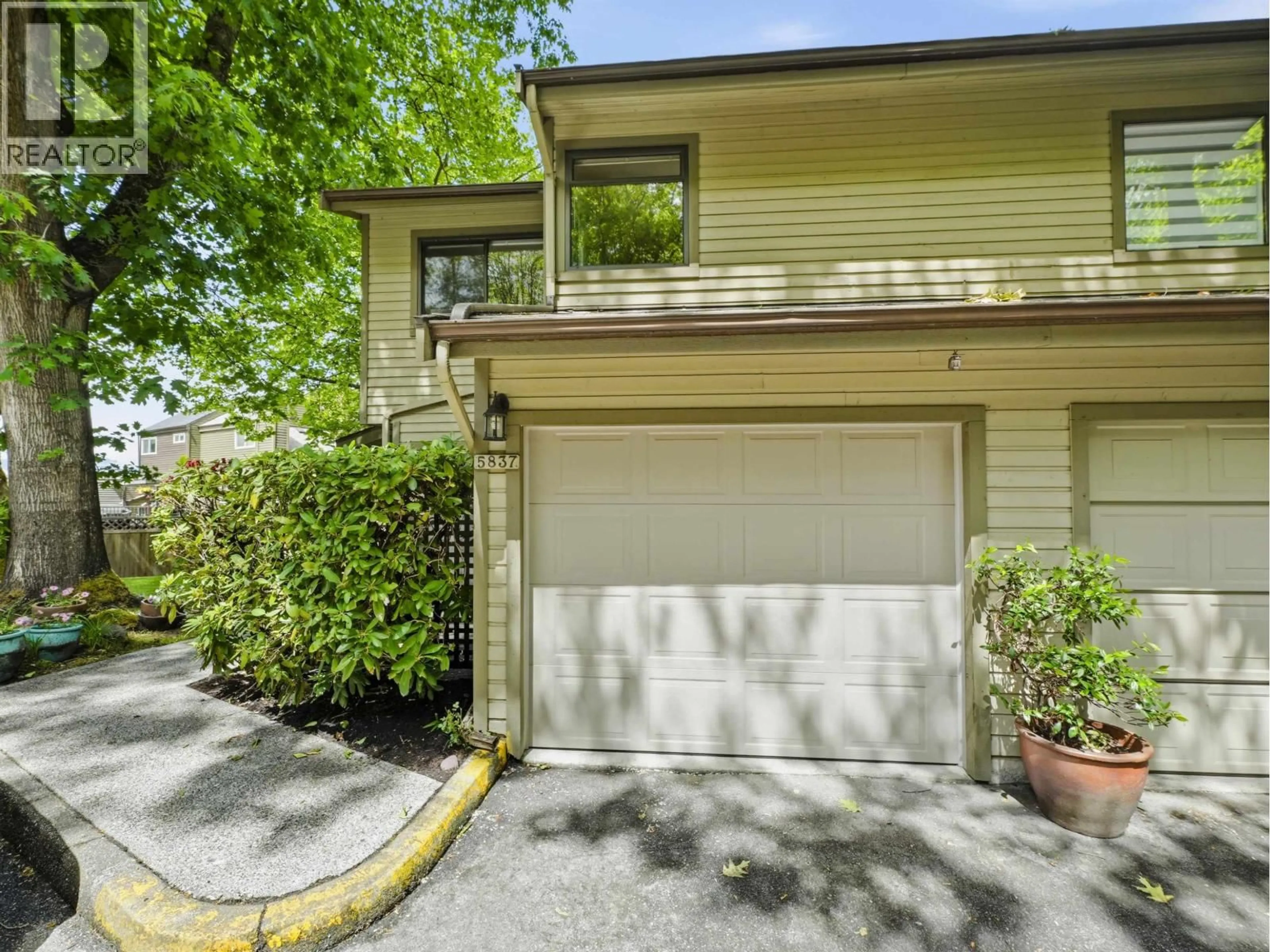 Unknown for 5837 MAYVIEW CIRCLE, Burnaby British Columbia V5E4B7