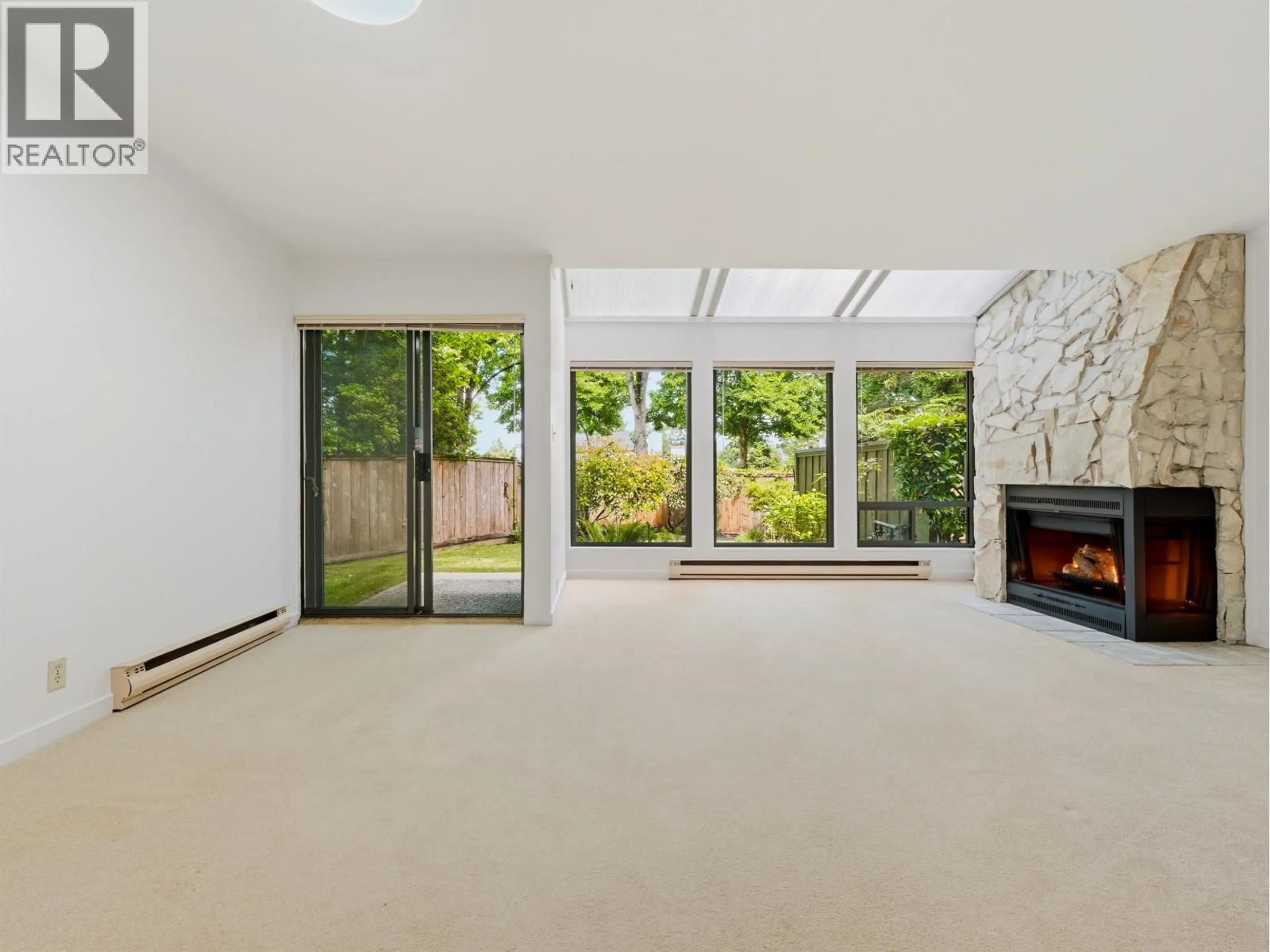 Unknown for 5837 MAYVIEW CIRCLE, Burnaby British Columbia V5E4B7