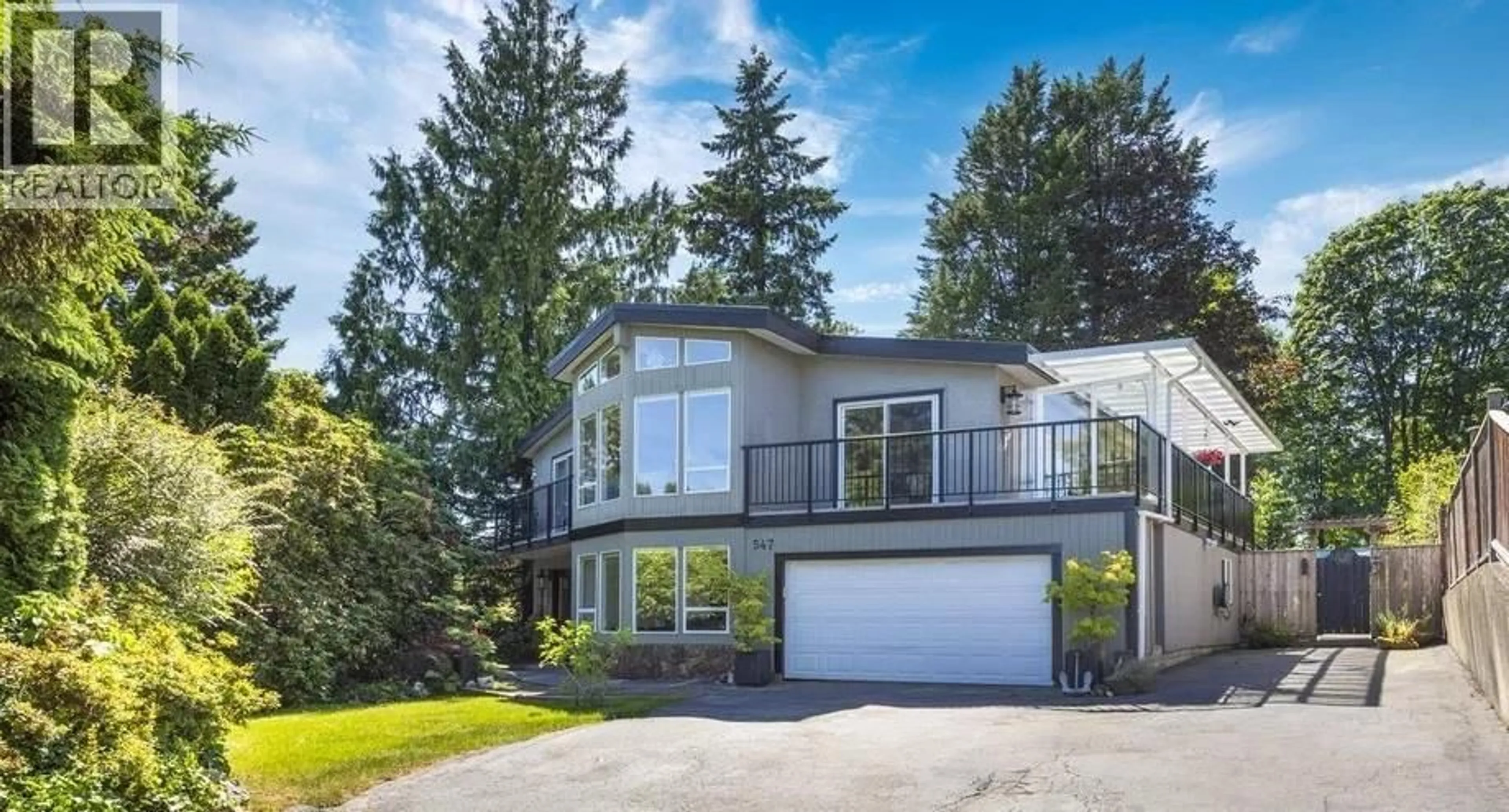 Home with vinyl exterior material, unknown for 547 FAIRWAY DRIVE, North Vancouver British Columbia V7G1Z5