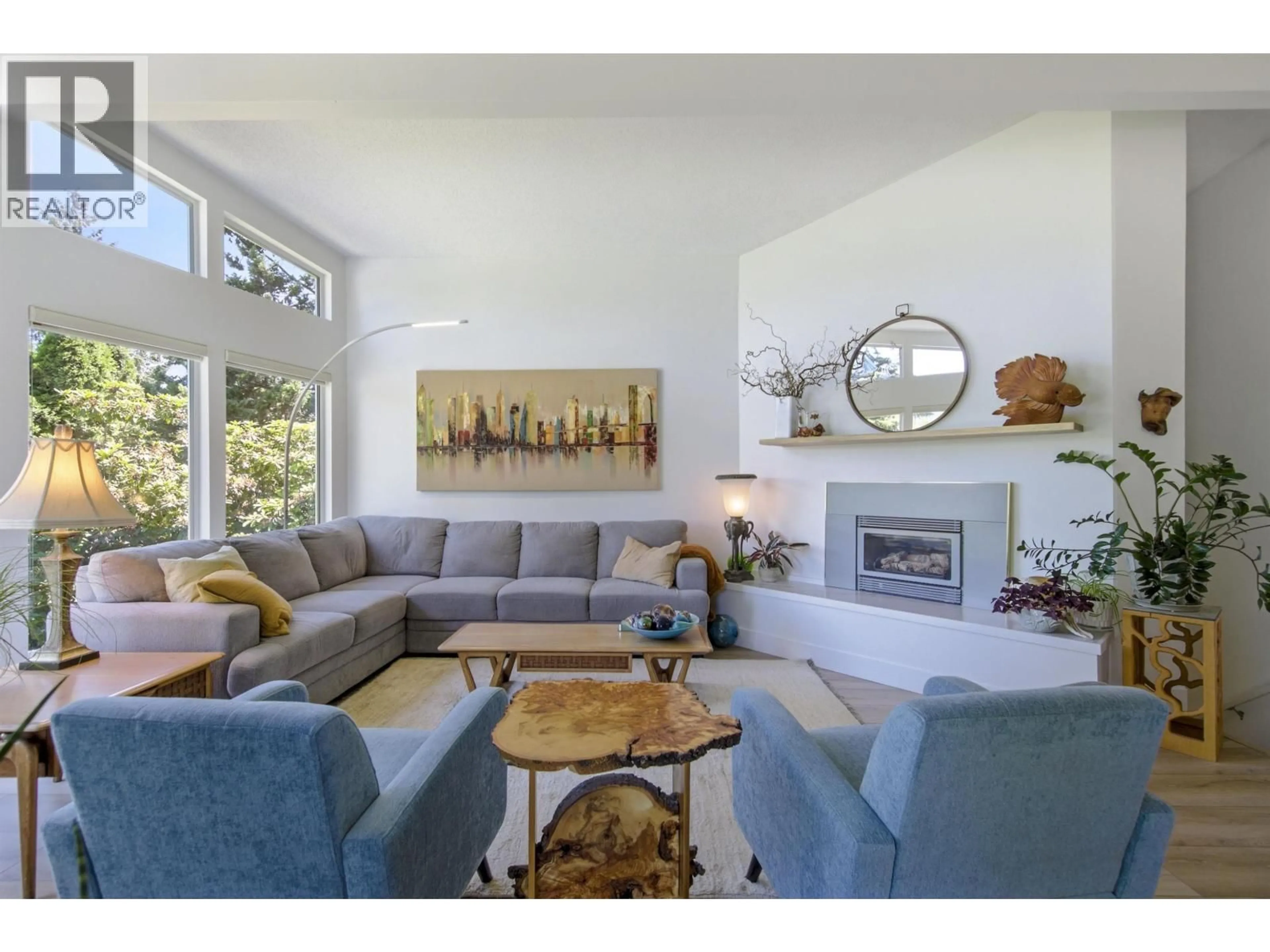 Living room with furniture, unknown for 547 FAIRWAY DRIVE, North Vancouver British Columbia V7G1Z5
