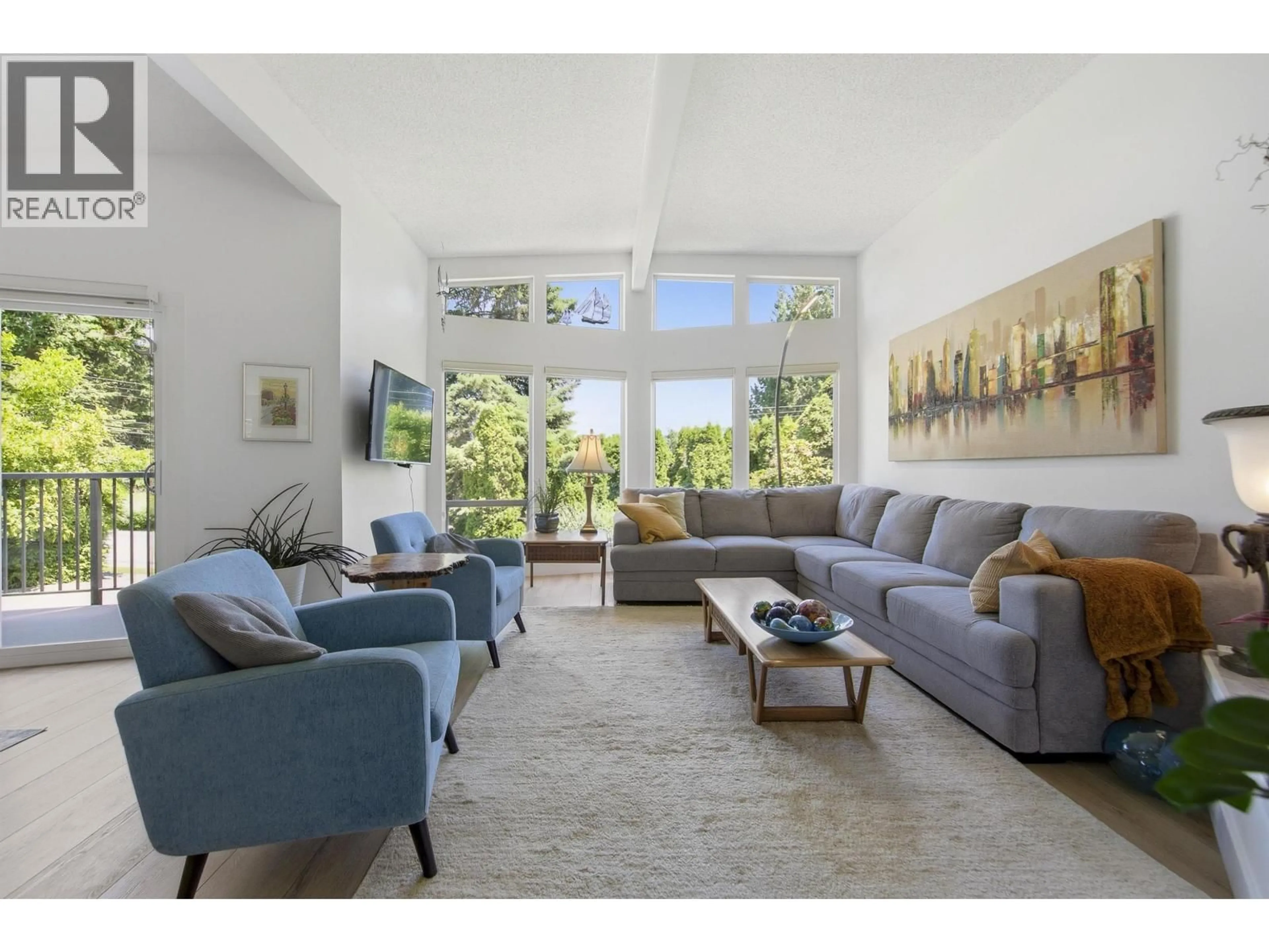 Living room with furniture, unknown for 547 FAIRWAY DRIVE, North Vancouver British Columbia V7G1Z5