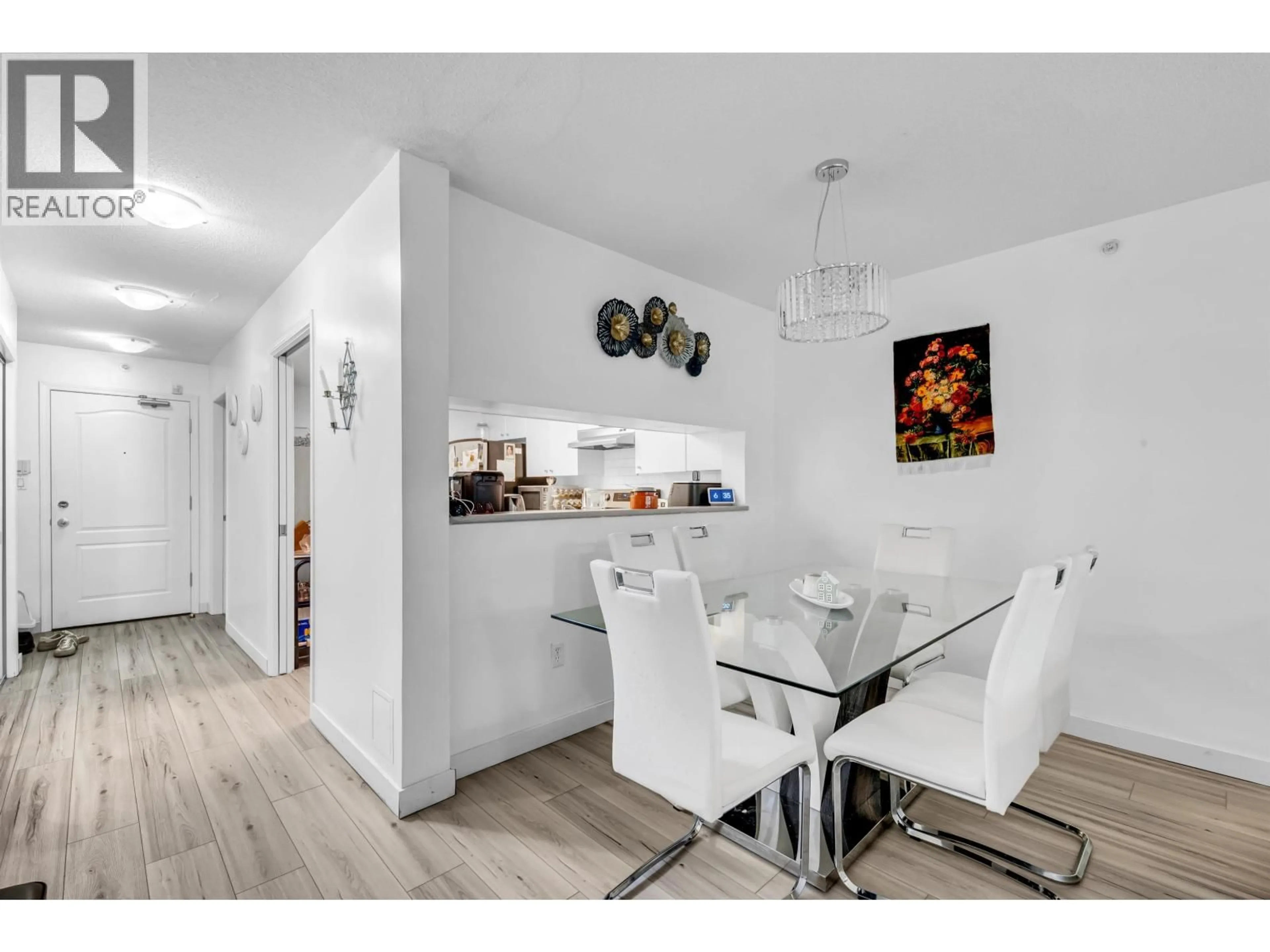 Dining room, wood/laminate floor for 208 - 1196 PIPELINE ROAD, Coquitlam British Columbia V3B7Z6