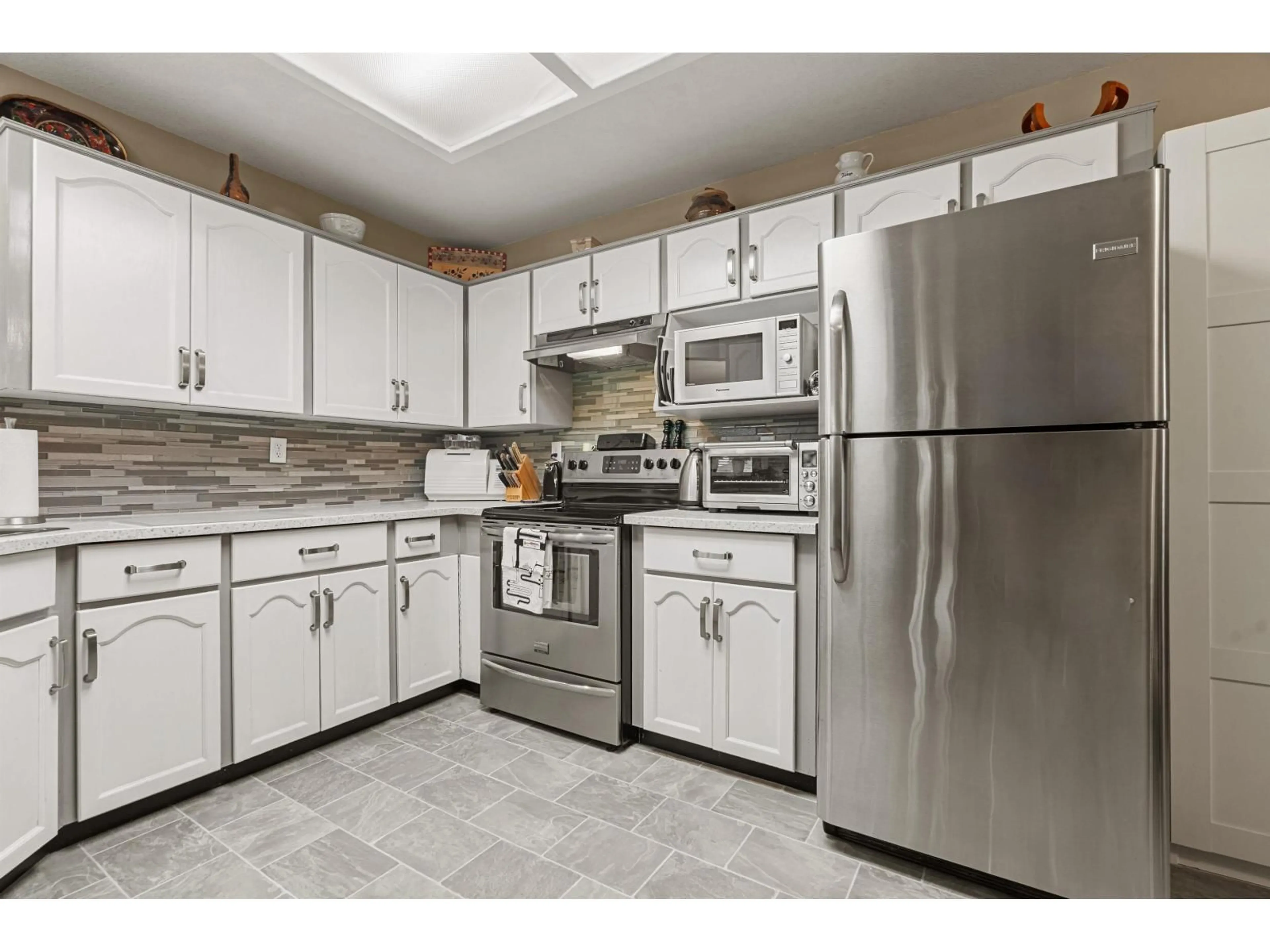 Standard kitchen, unknown for 14 - 2475 EMERSON STREET, Abbotsford British Columbia V2T4W5