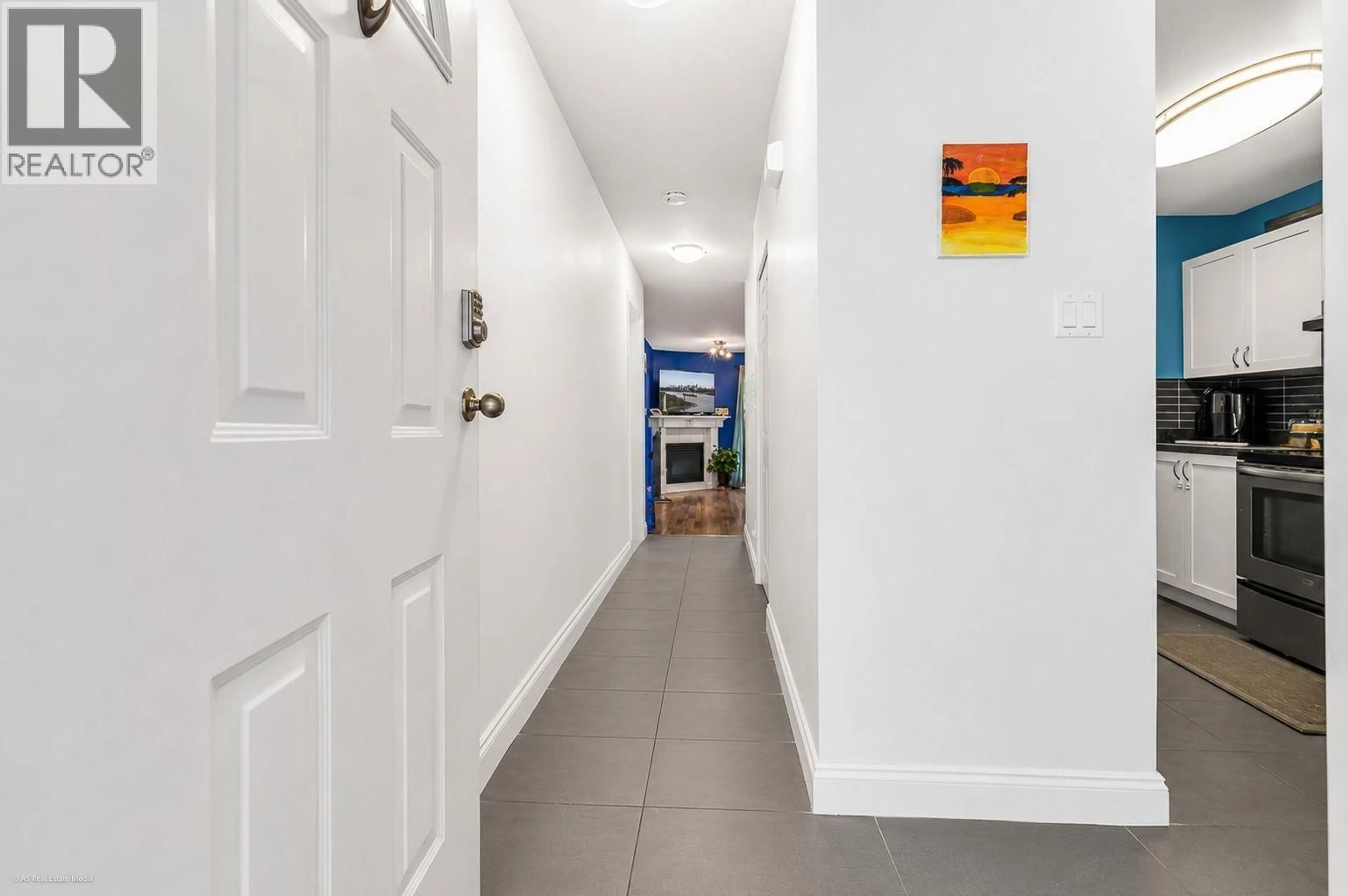Indoor entryway for 3 - 20985 CAMWOOD AVENUE, Maple Ridge British Columbia V2X2N9