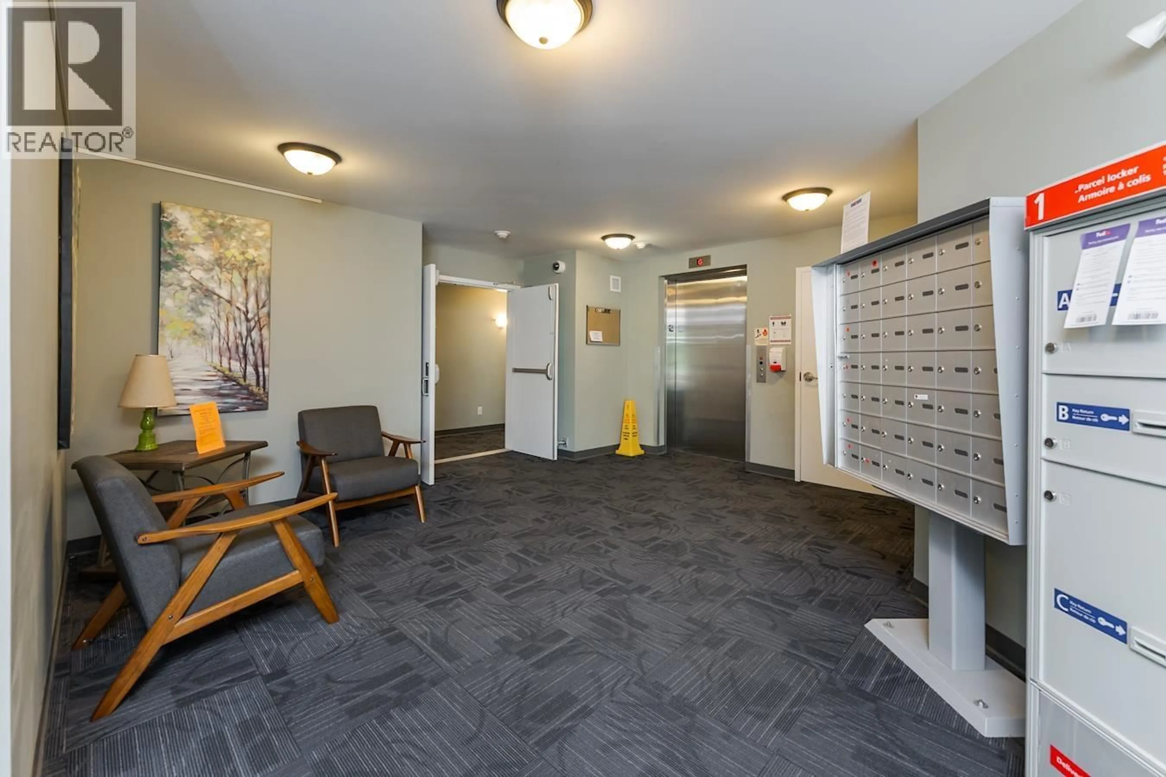 Indoor foyer for 221 - 2055 INGLEDEW STREET, Prince George British Columbia V2L5S1