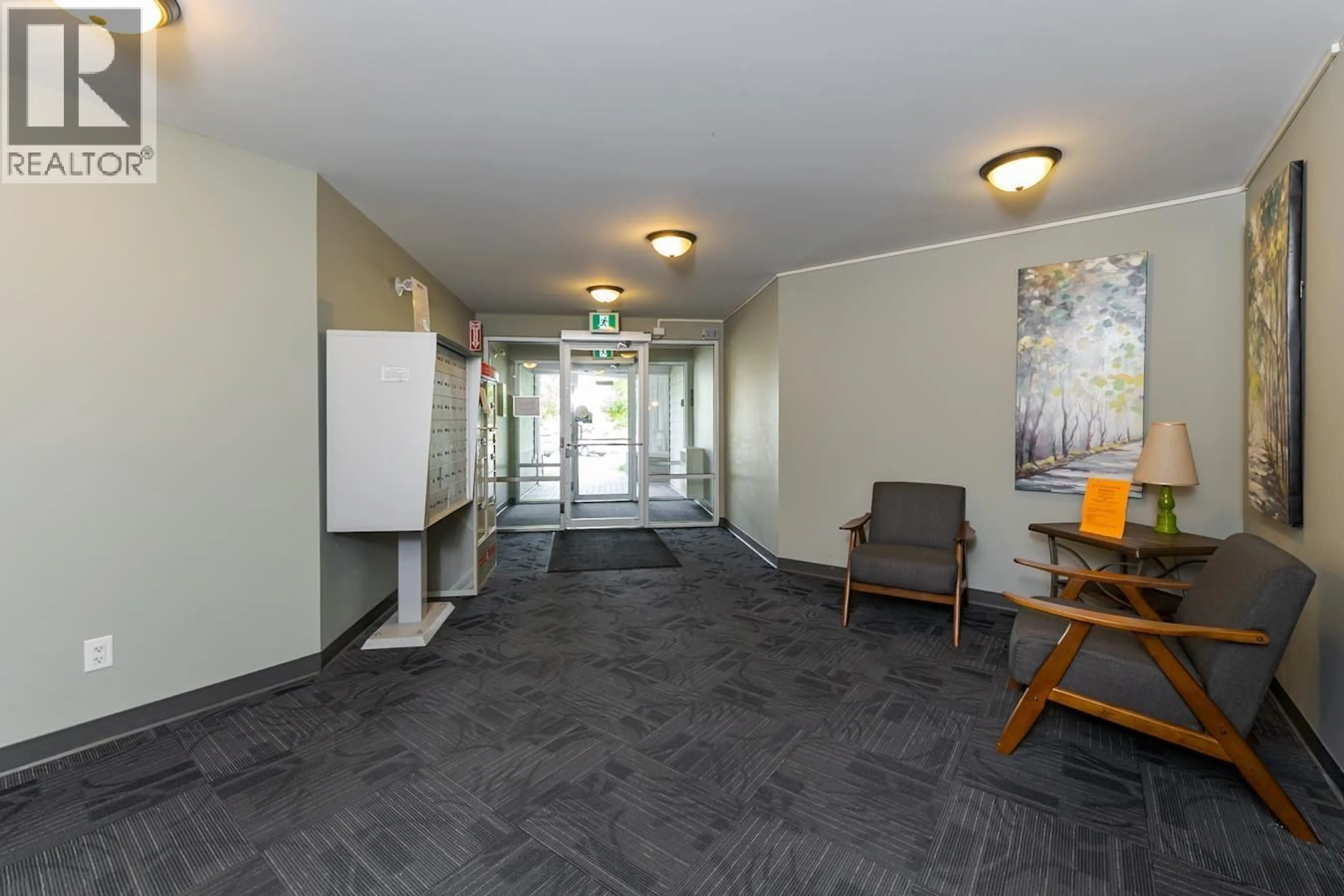 Indoor foyer for 221 - 2055 INGLEDEW STREET, Prince George British Columbia V2L5S1