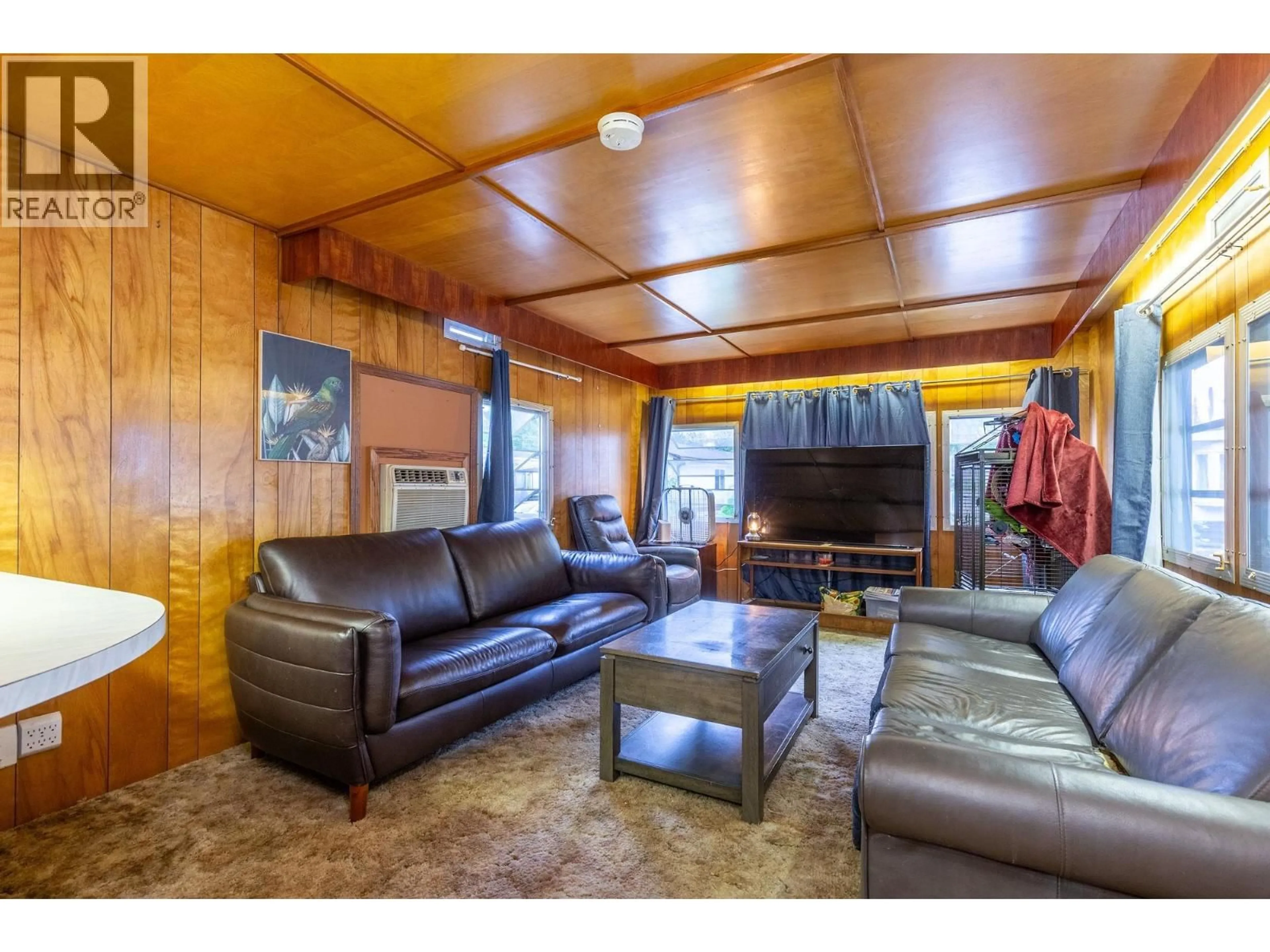 Living room with furniture, wood/laminate floor for 55 - 21163 LOUGHEED HIGHWAY, Maple Ridge British Columbia V2X2R4