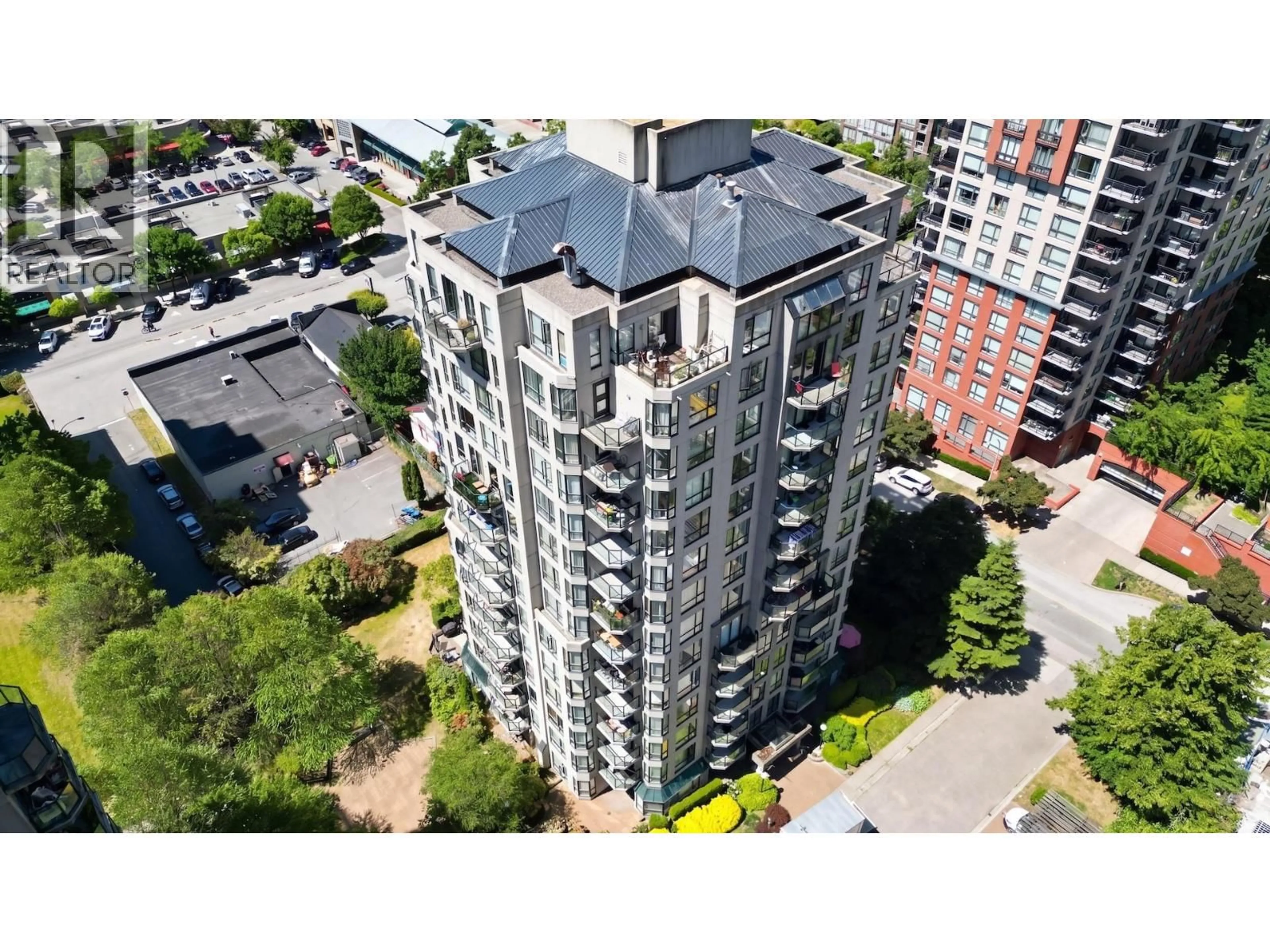 A pic from outside/outdoor area/front of a property/back of a property/a pic from drone, city buildings view from balcony for 1405 - 838 AGNES STREET, New Westminster British Columbia V3M6R3