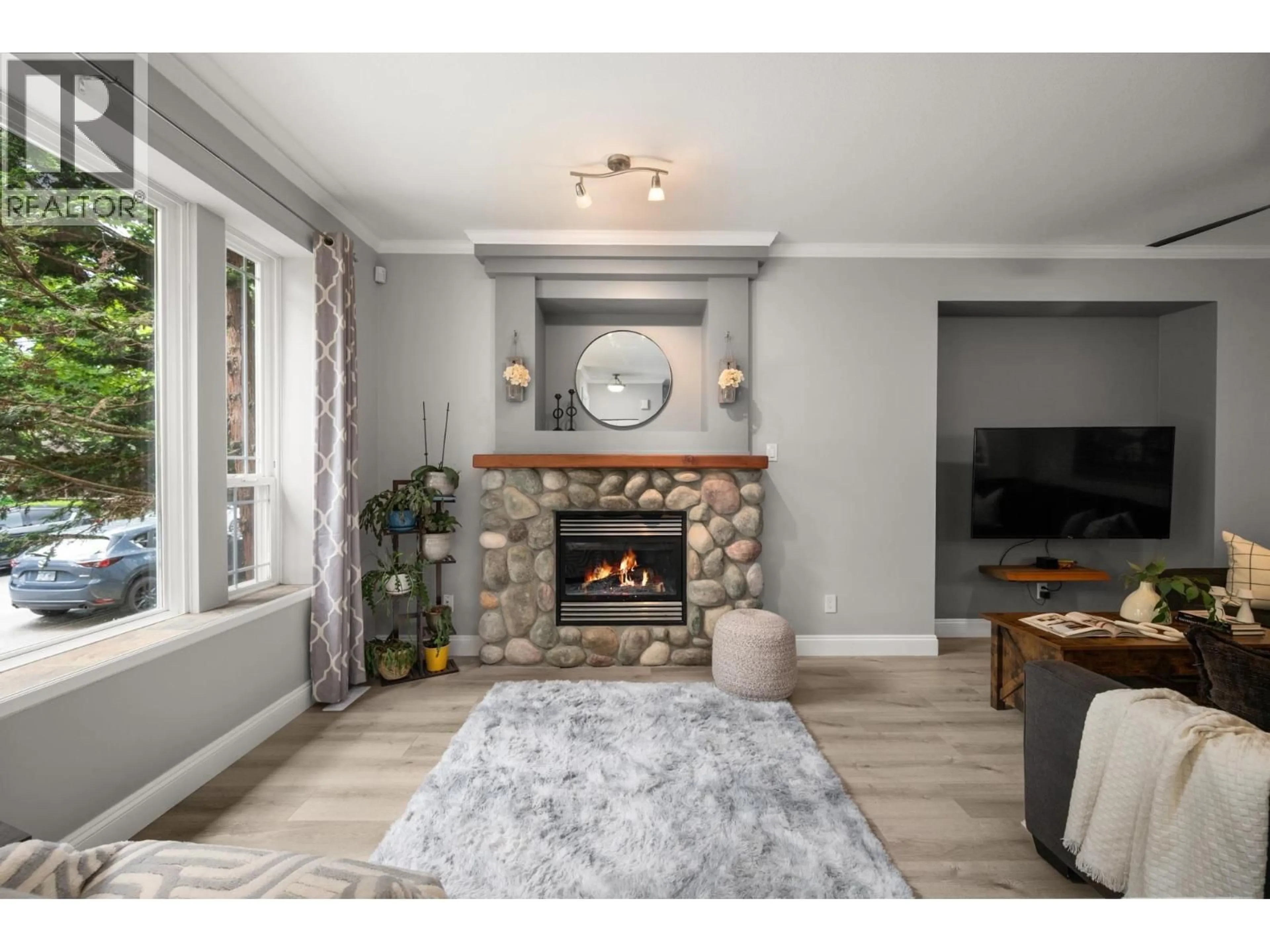 Living room with furniture, unknown for 24199 102B AVENUE, Maple Ridge British Columbia V2W2C5