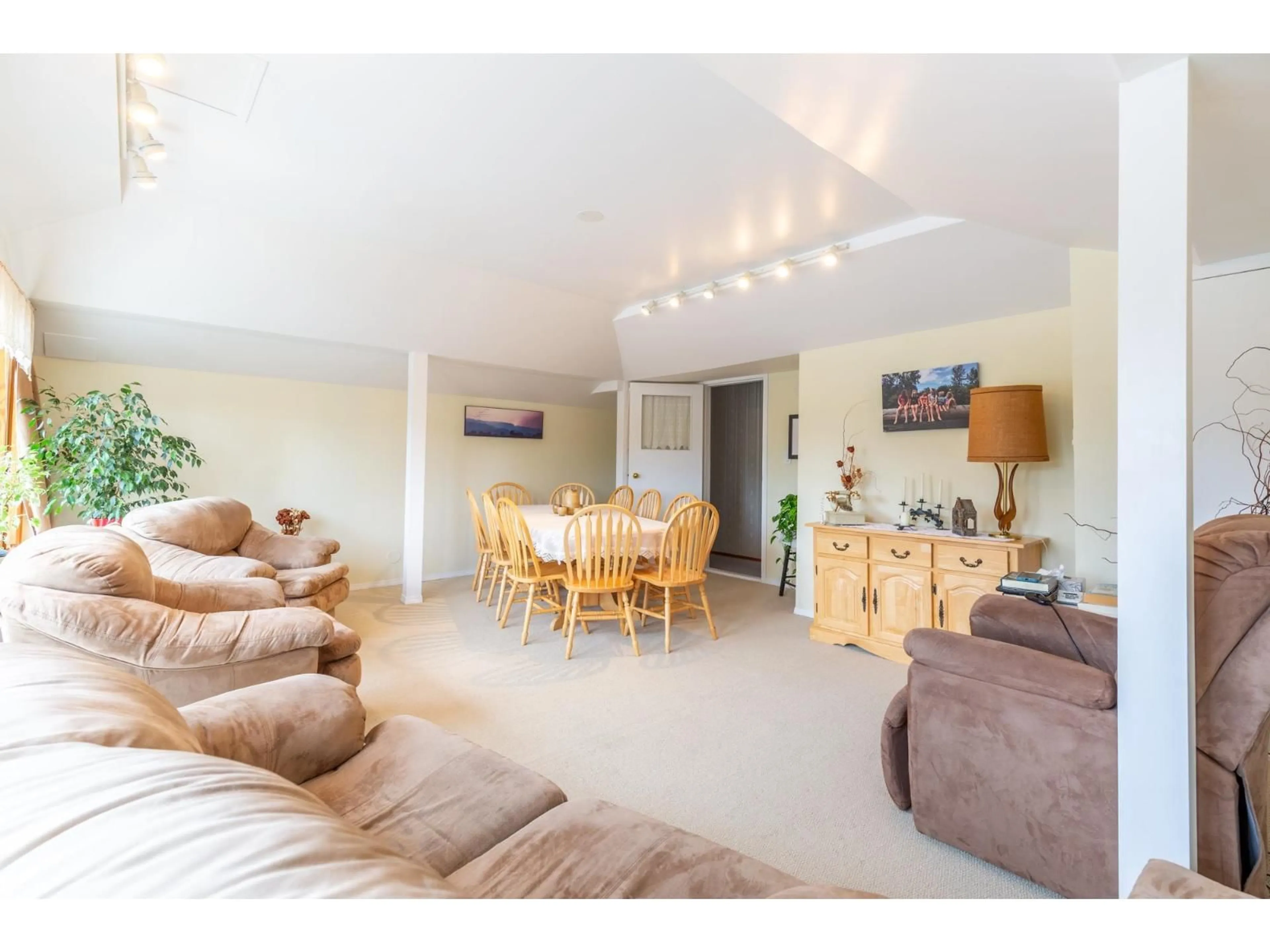 Unknown for 32388 PEARDONVILLE ROAD, Abbotsford British Columbia V2T1M8