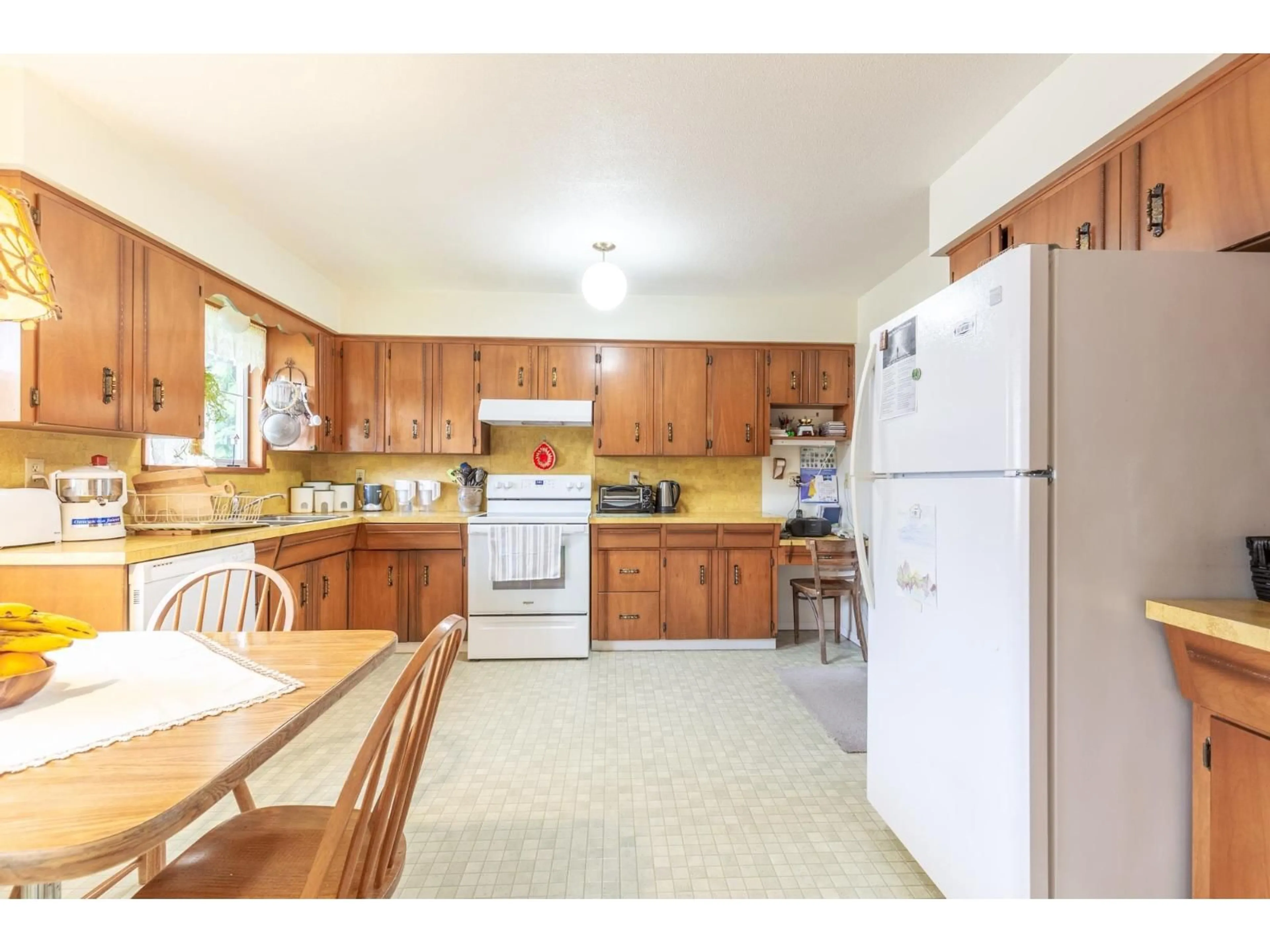 Standard kitchen, unknown for 32388 PEARDONVILLE ROAD, Abbotsford British Columbia V2T1M8