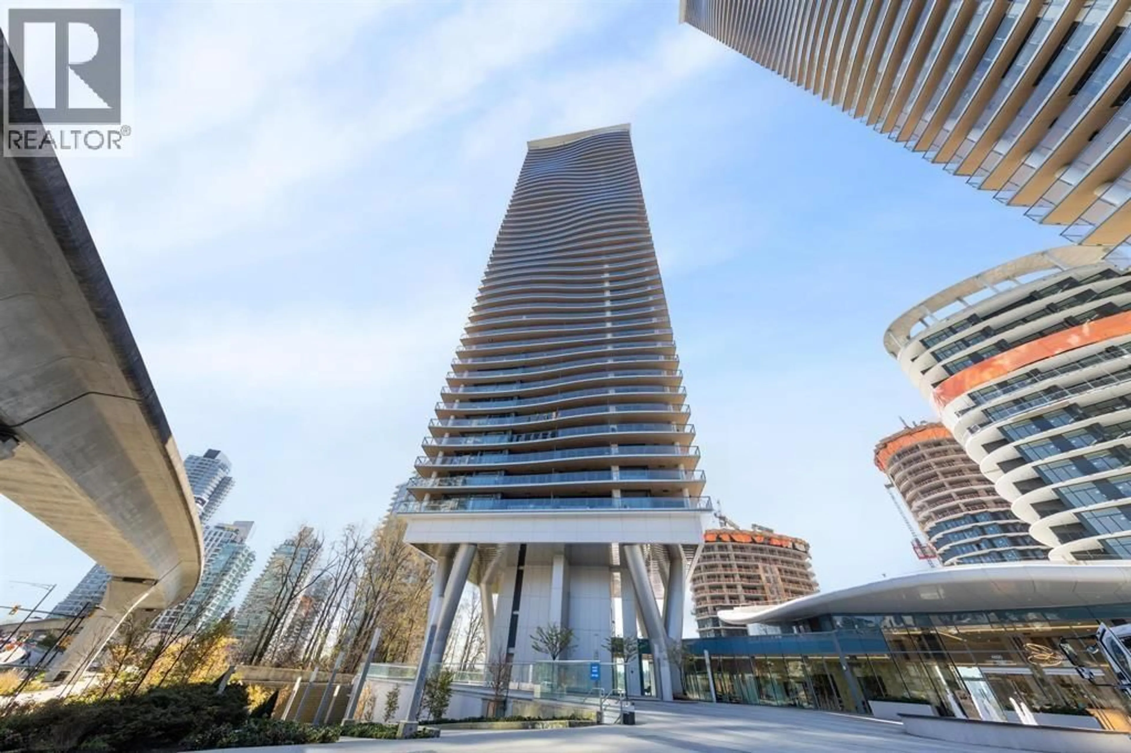 Indoor foyer for 3004 - 4890 LOUGHEED HIGHWAY, Burnaby British Columbia V5C0N2