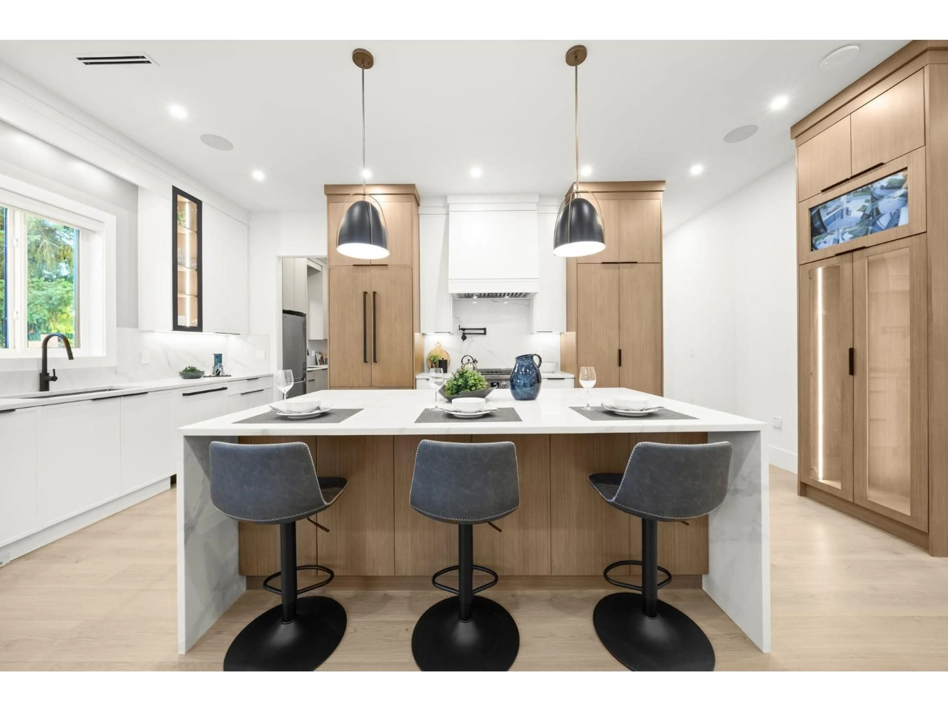 Contemporary kitchen, unknown for 16178 78 AVENUE, Surrey British Columbia V4N0T8