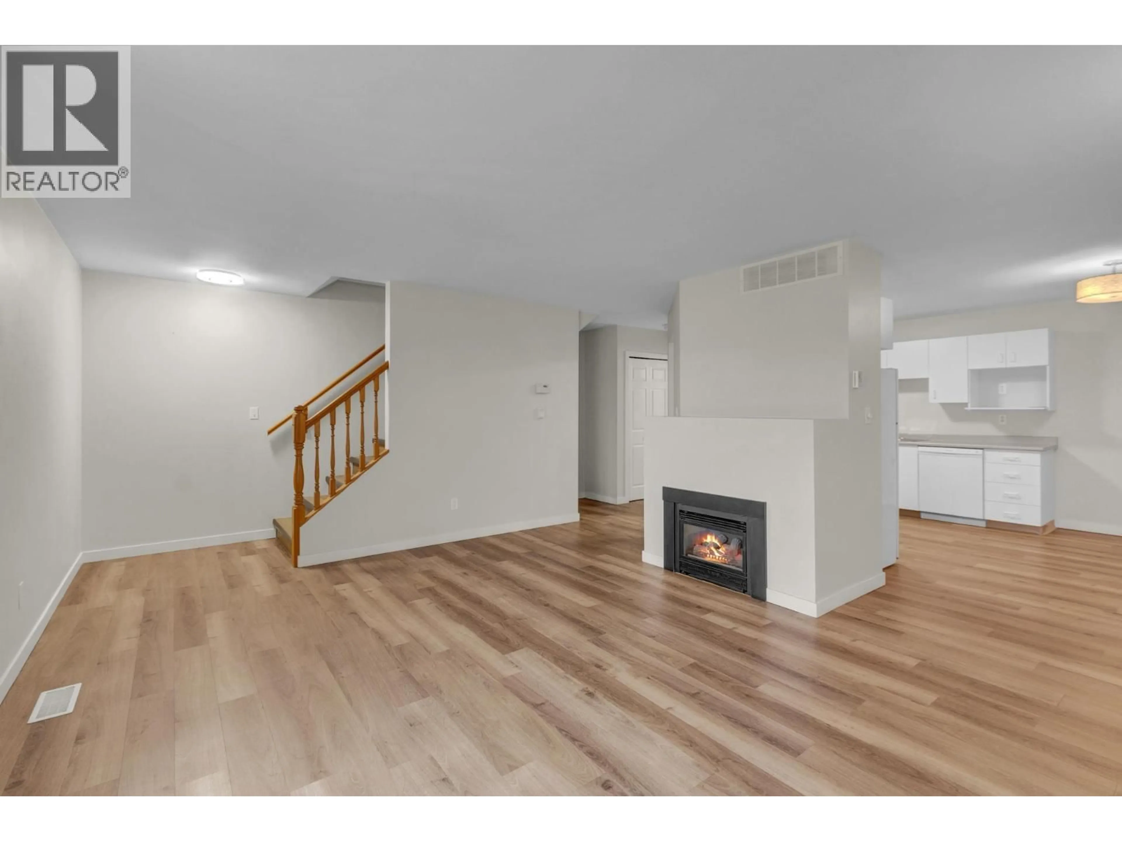 A pic of a room for 206 - 3363 WESTWOOD DRIVE, Prince George British Columbia V2N1S4