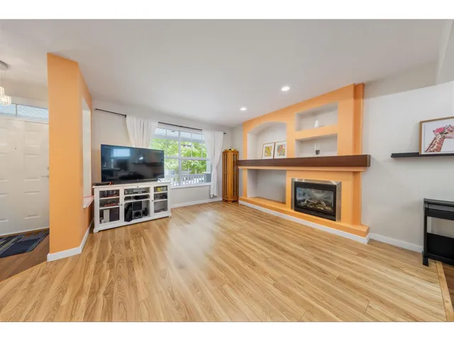 15186 61A AVENUE, Surrey 3