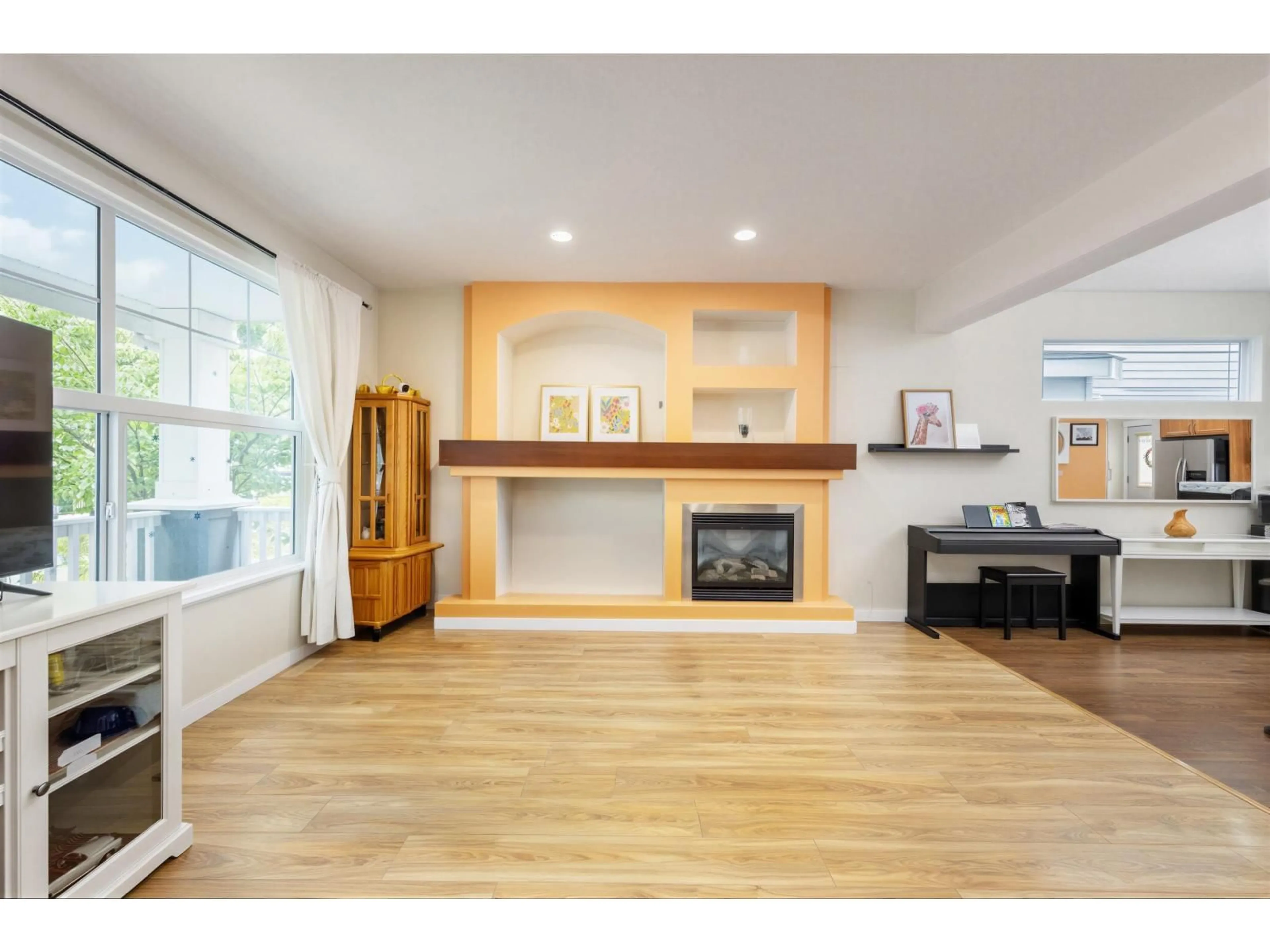 Unknown for 15186 61A AVENUE, Surrey British Columbia V3S5J7