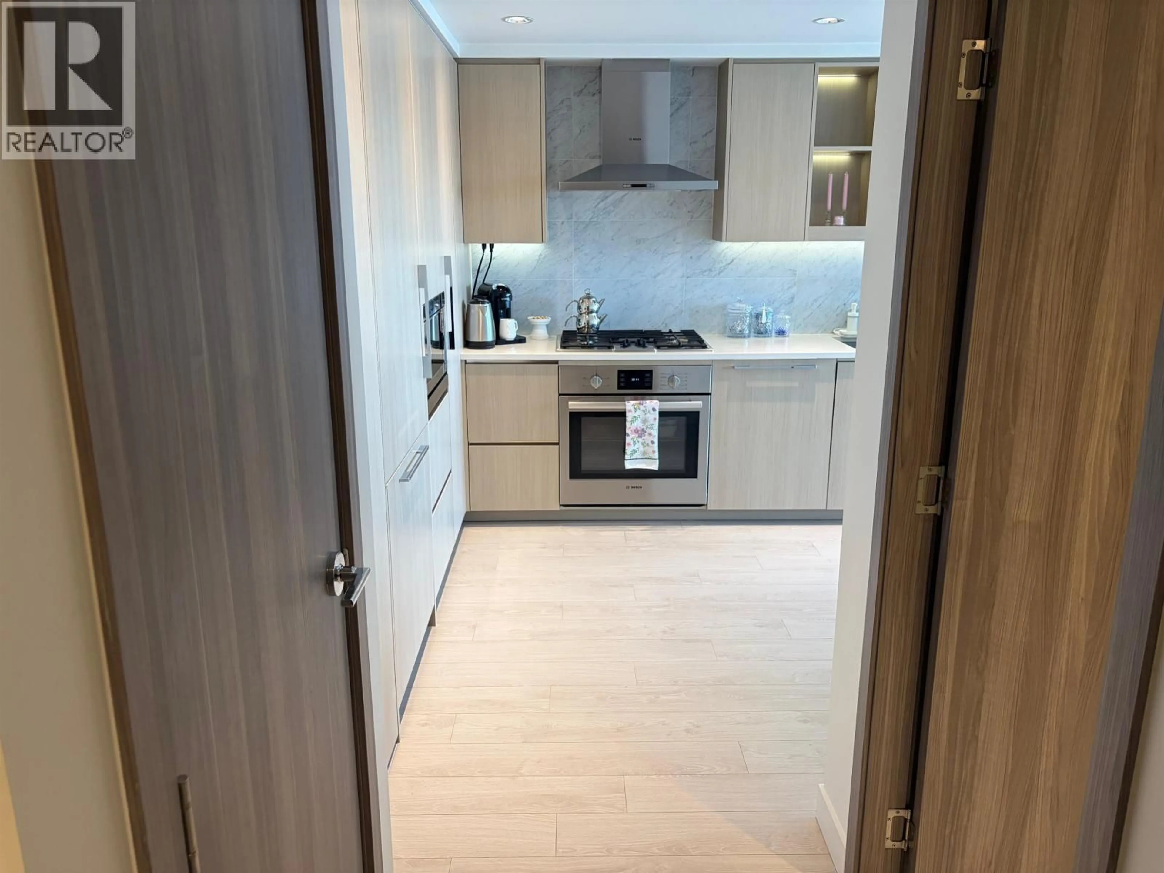 Standard kitchen, unknown for 2711 - 4730 LOUGHEED HIGHWAY, Burnaby British Columbia V5C4A8