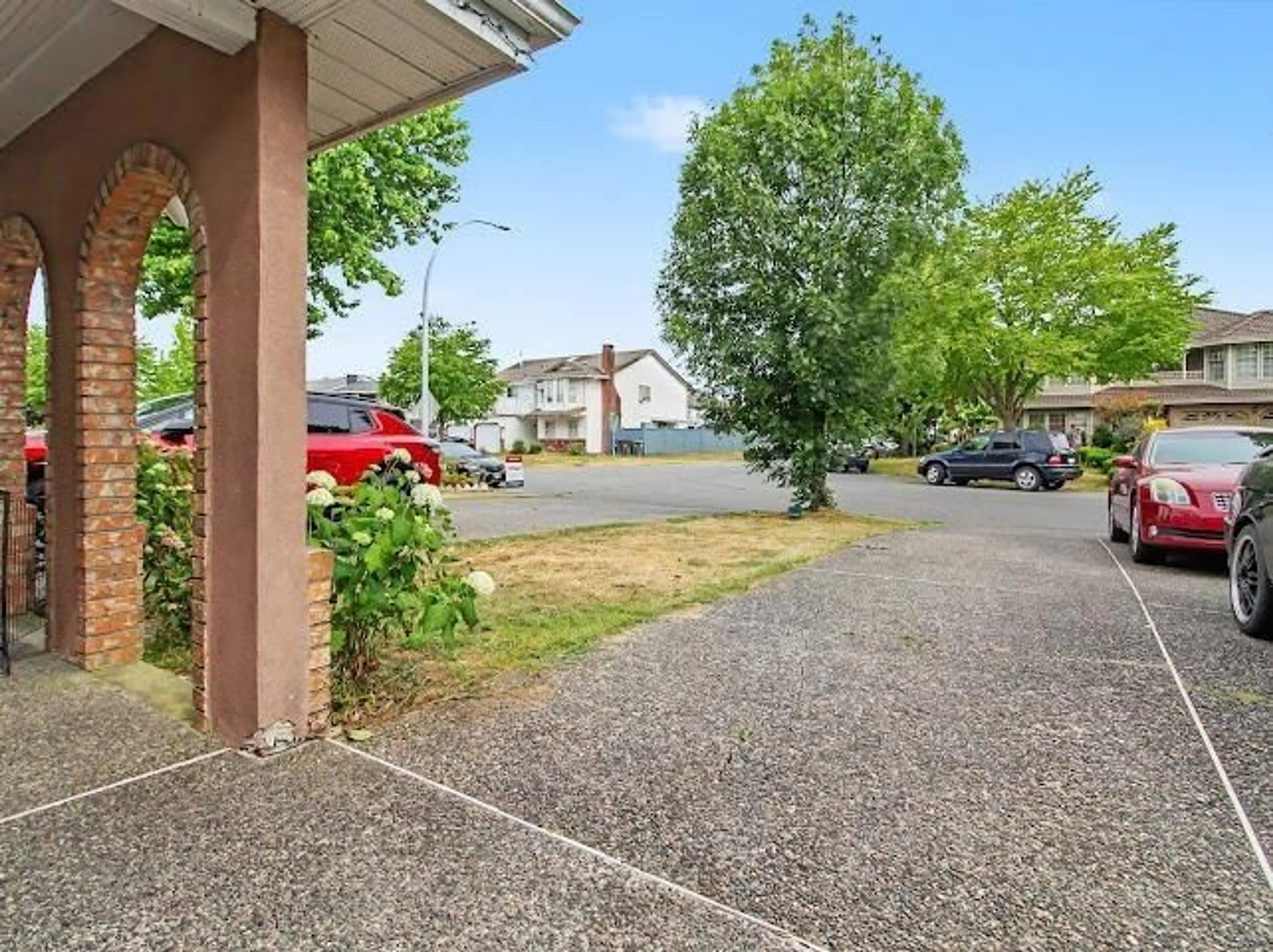A pic from outside/outdoor area/front of a property/back of a property/a pic from drone, street for 12506 75A AVENUE, Surrey British Columbia V3W0M3