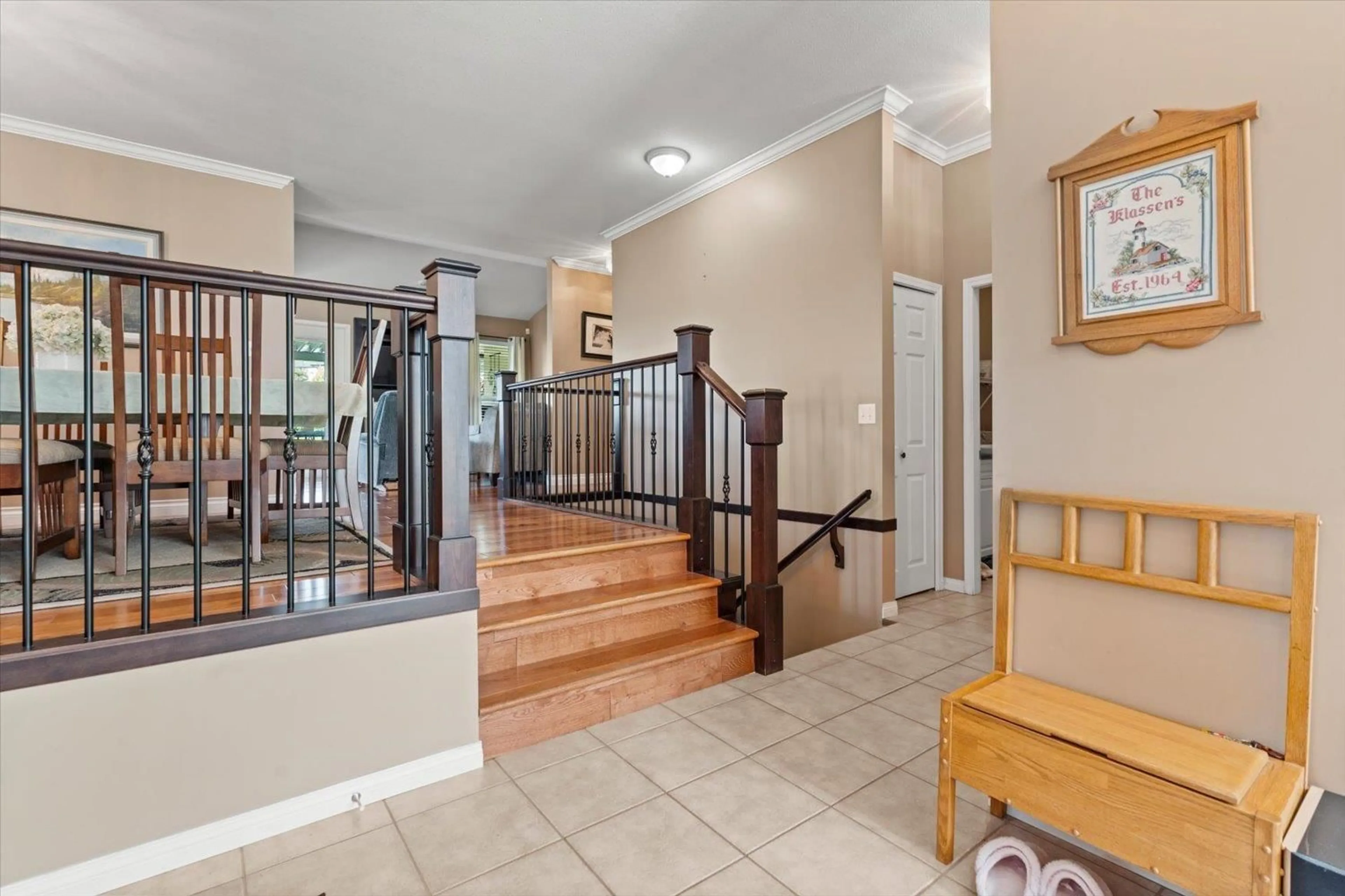 Indoor foyer for 54 - 32777 CHILCOTIN DRIVE, Abbotsford British Columbia V2T5W4