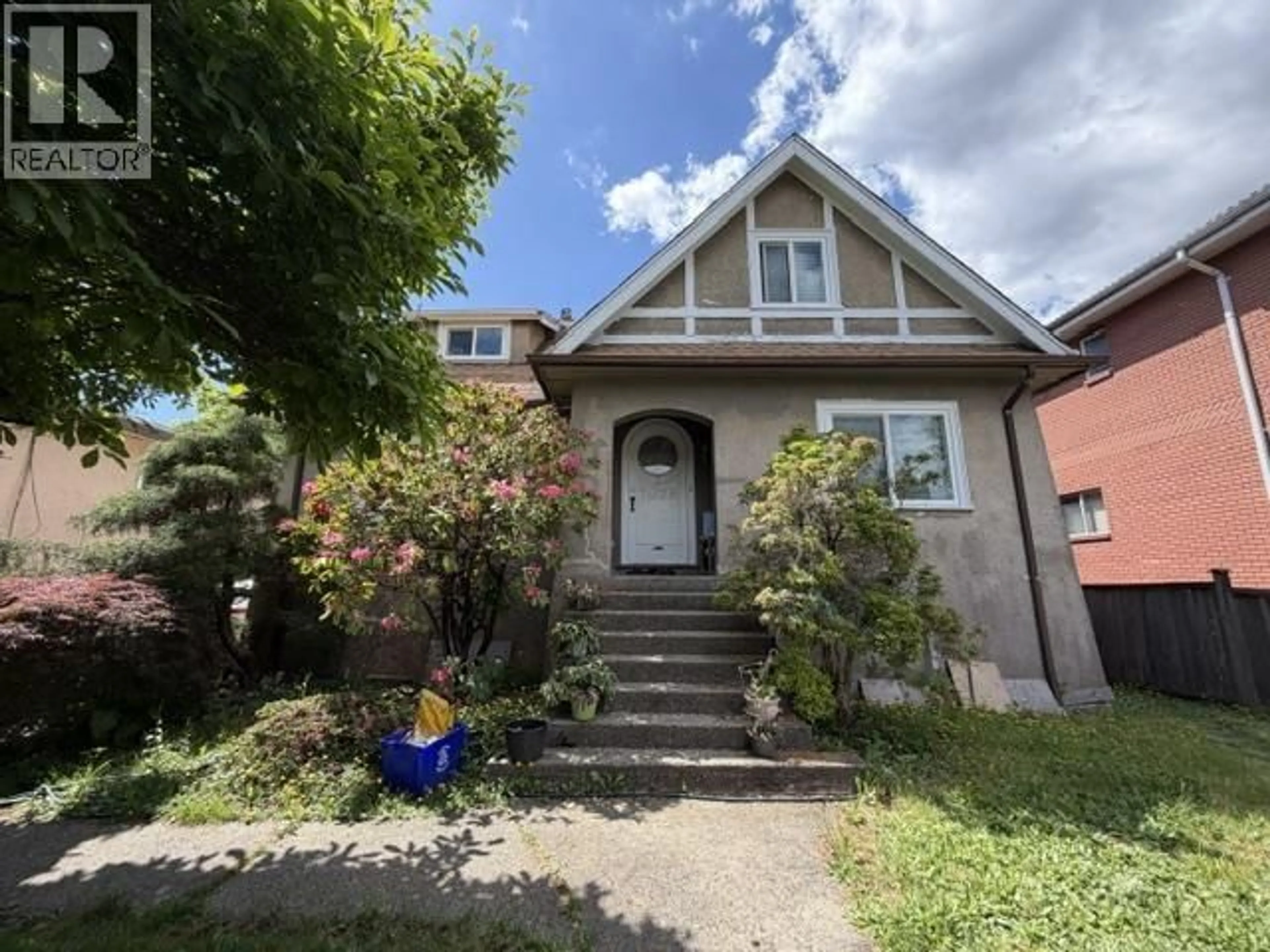 Unknown for 7079 WAVERLEY AVENUE, Burnaby British Columbia V5J4A4