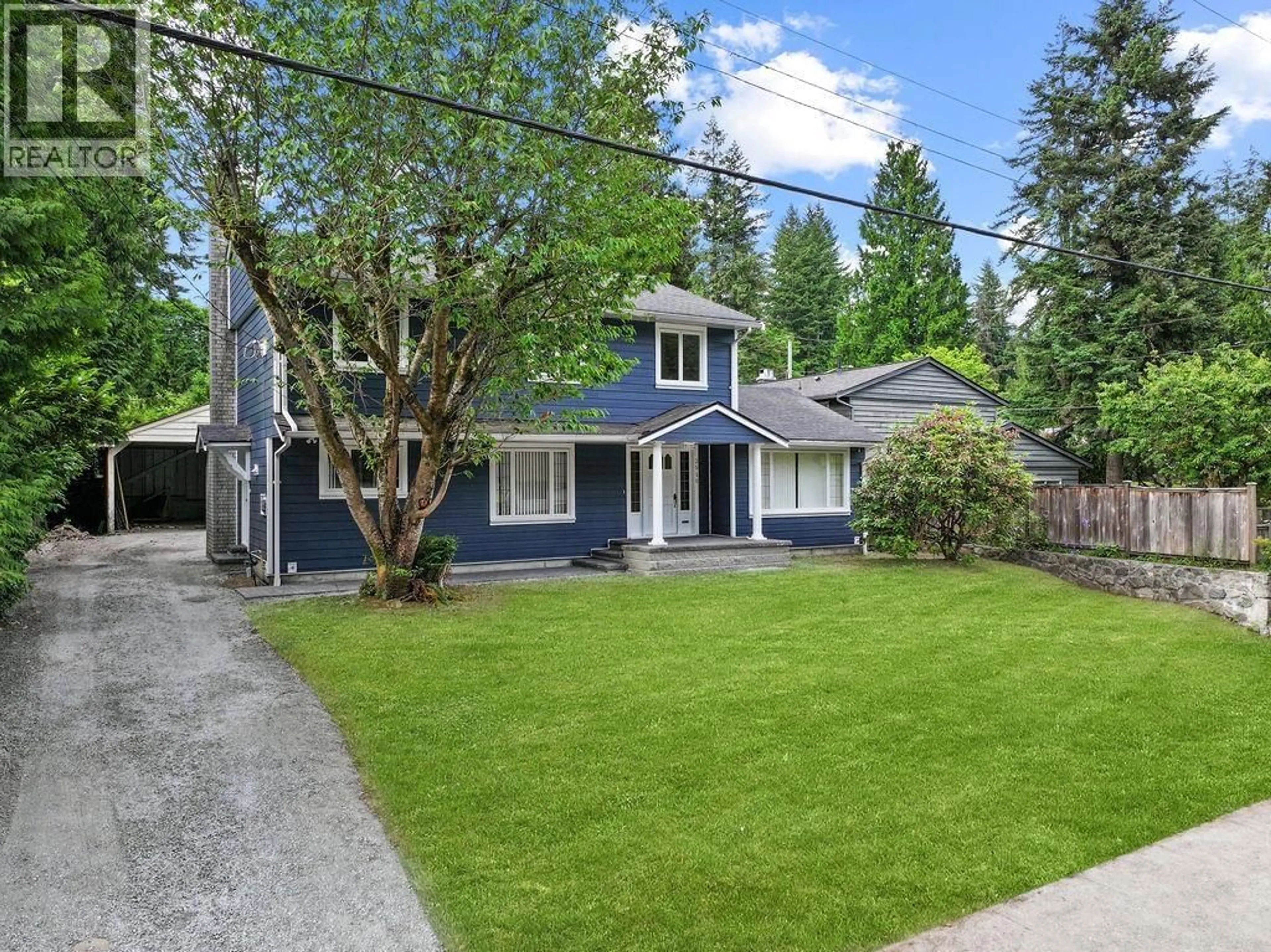 Home with vinyl exterior material, street for 2510 BYRON ROAD, North Vancouver British Columbia V7H1M1