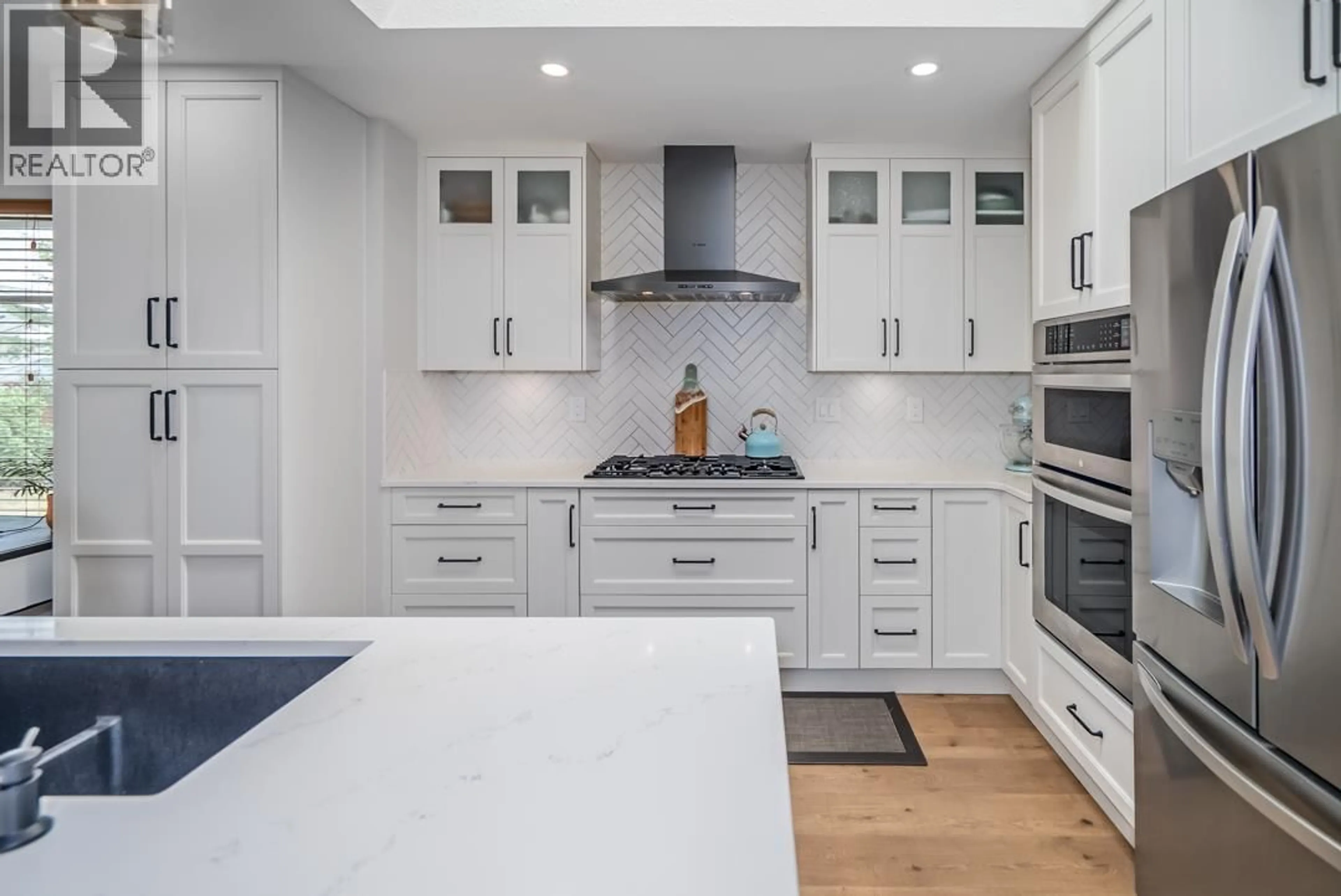 Contemporary kitchen, ceramic/tile floor for 22987 123B AVENUE, Maple Ridge British Columbia V2X0C4
