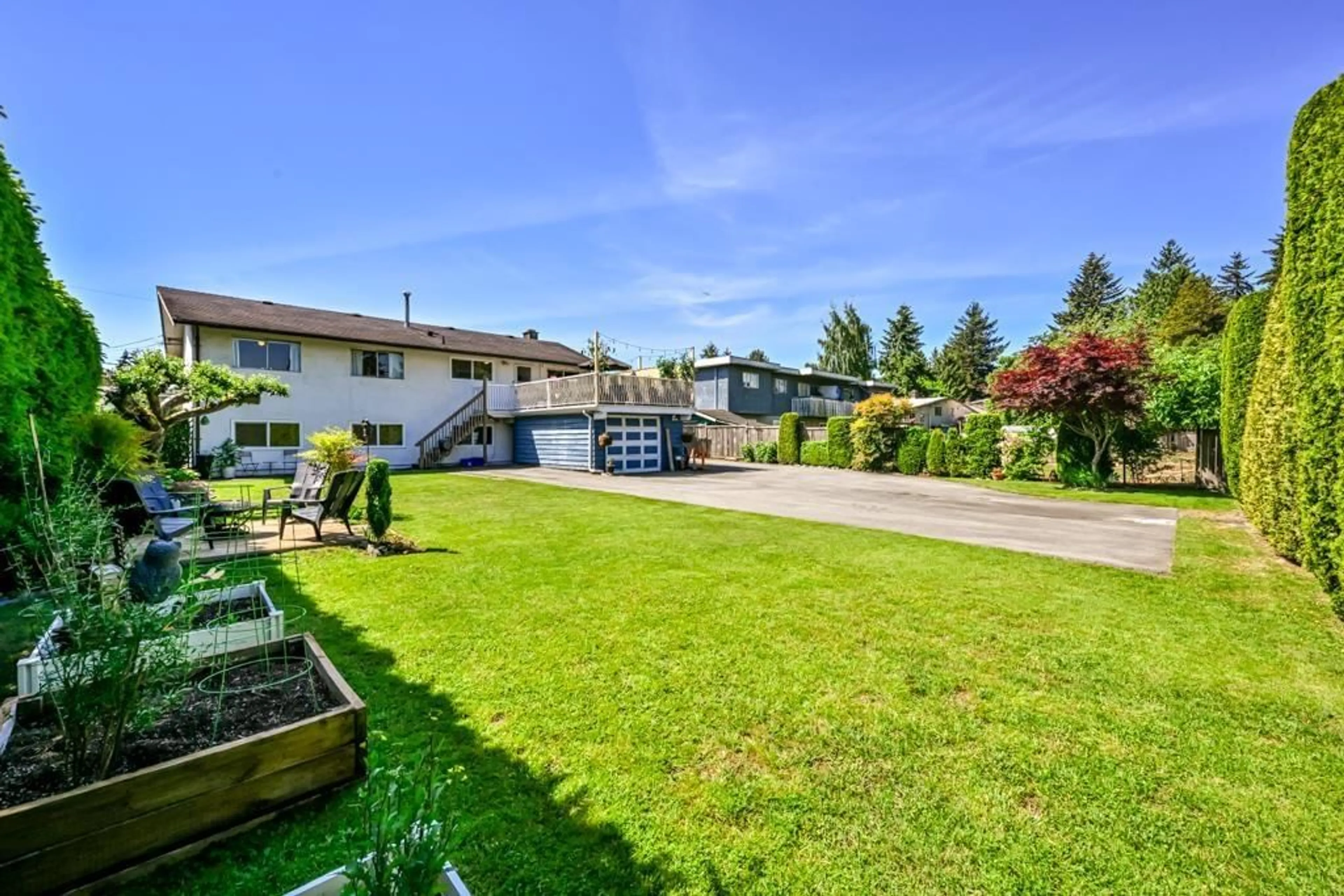 A pic from outside/outdoor area/front of a property/back of a property/a pic from drone, street for 13095 103A AVENUE, Surrey British Columbia V3T1S4