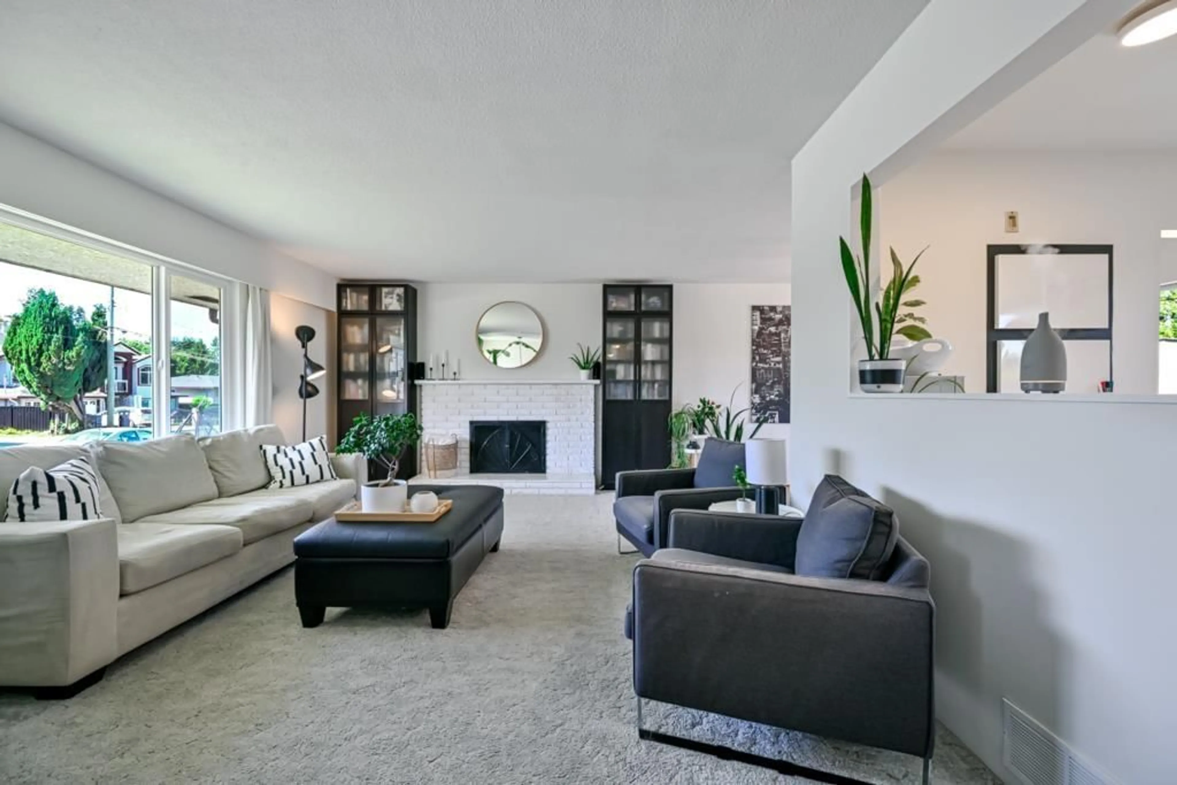 Living room with furniture, unknown for 13095 103A AVENUE, Surrey British Columbia V3T1S4