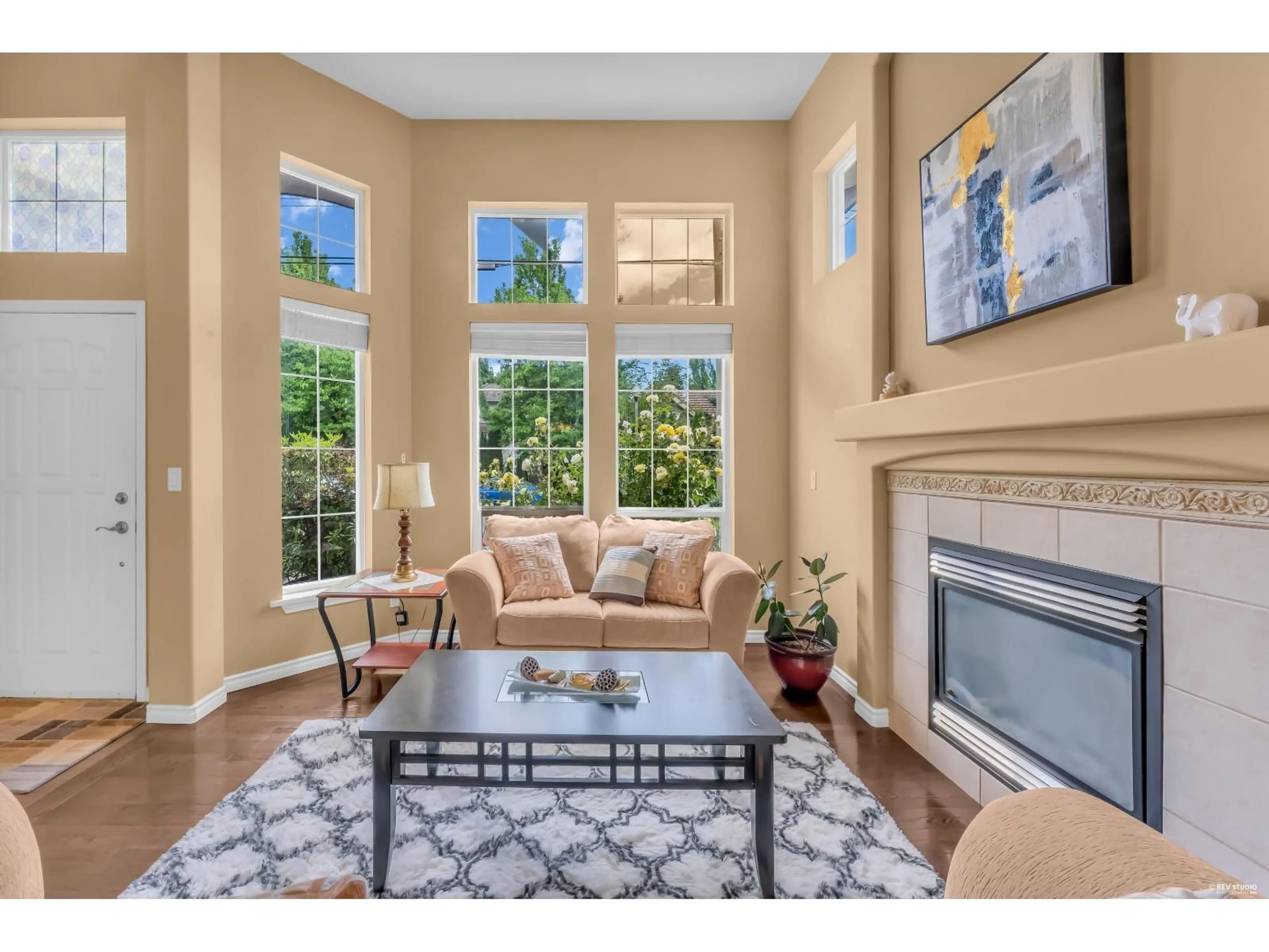 Living room with furniture, unknown for 15353 36 AVENUE, Surrey British Columbia V3Z0J5