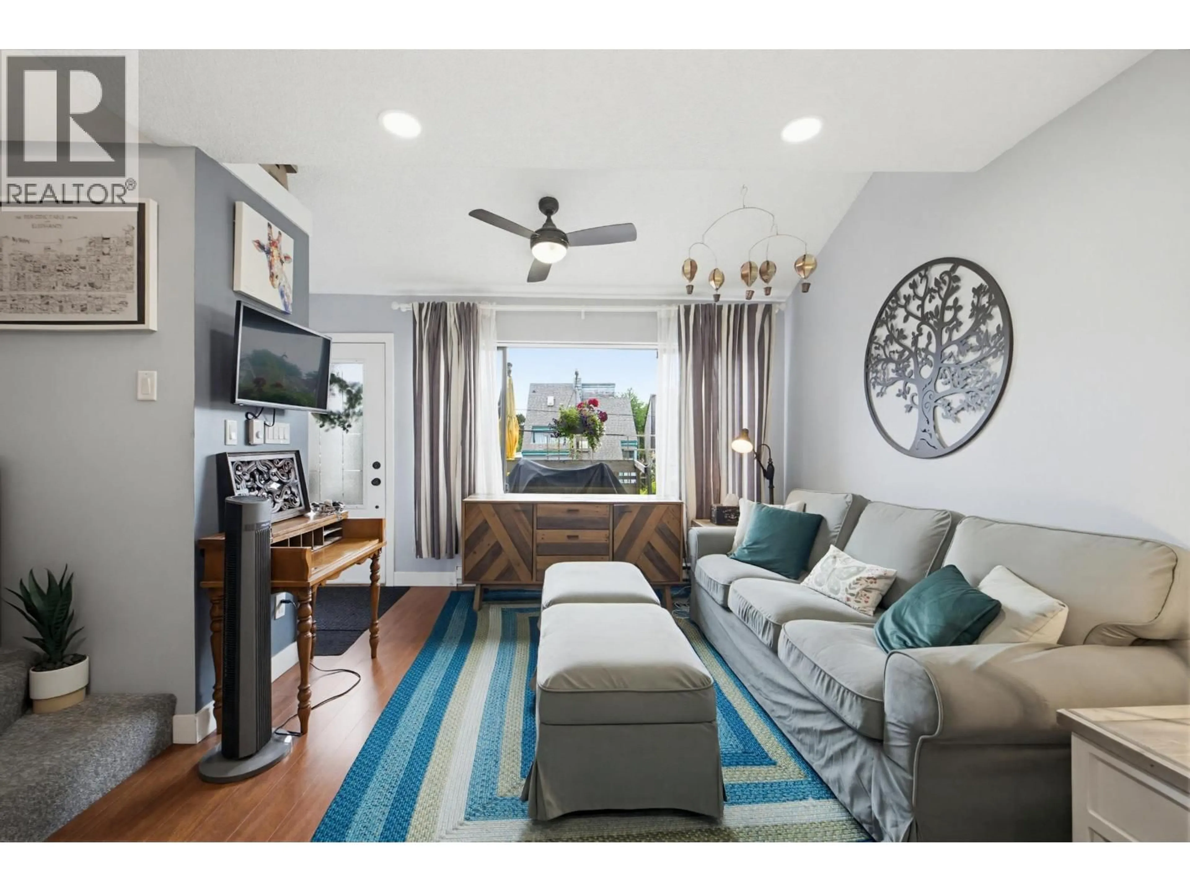 Living room with furniture, unknown for 4716 48B STREET, Delta British Columbia V4K2S2