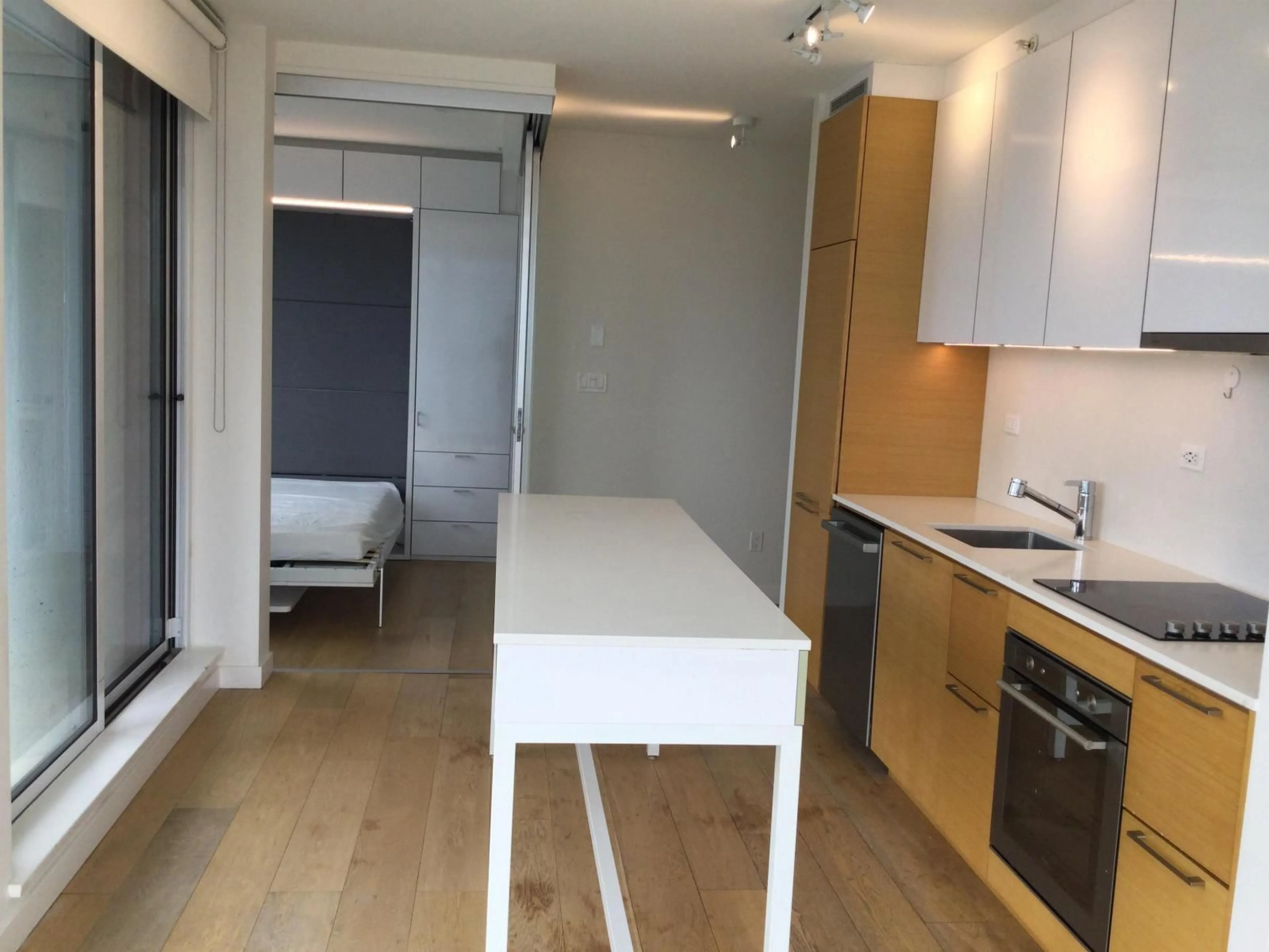 Standard kitchen, wood/laminate floor for 2406 - 13438 CENTRAL AVENUE, Surrey British Columbia V3T0N2