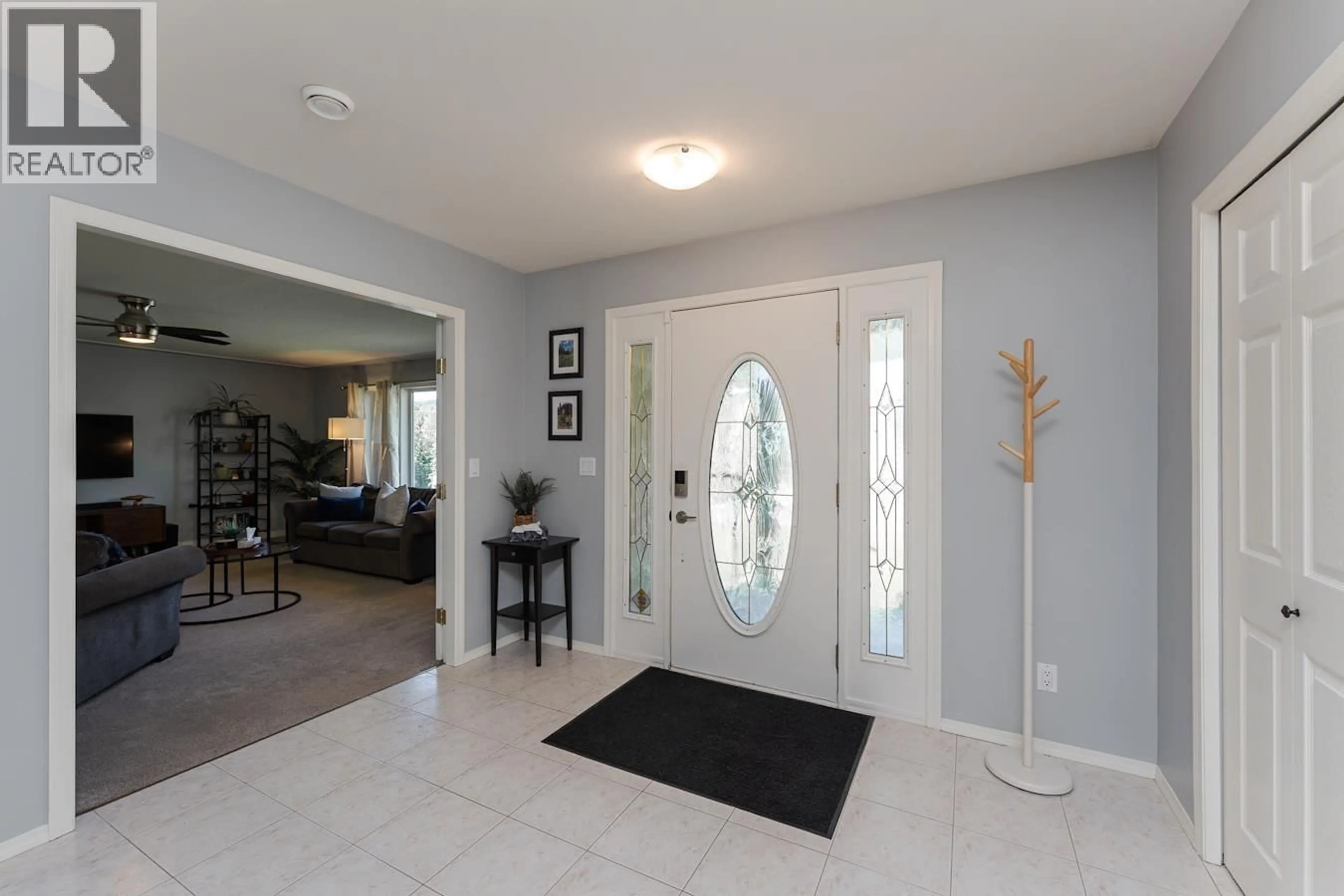 Indoor entryway for 4076 EVA PLACE, Prince George British Columbia V2K4Z4