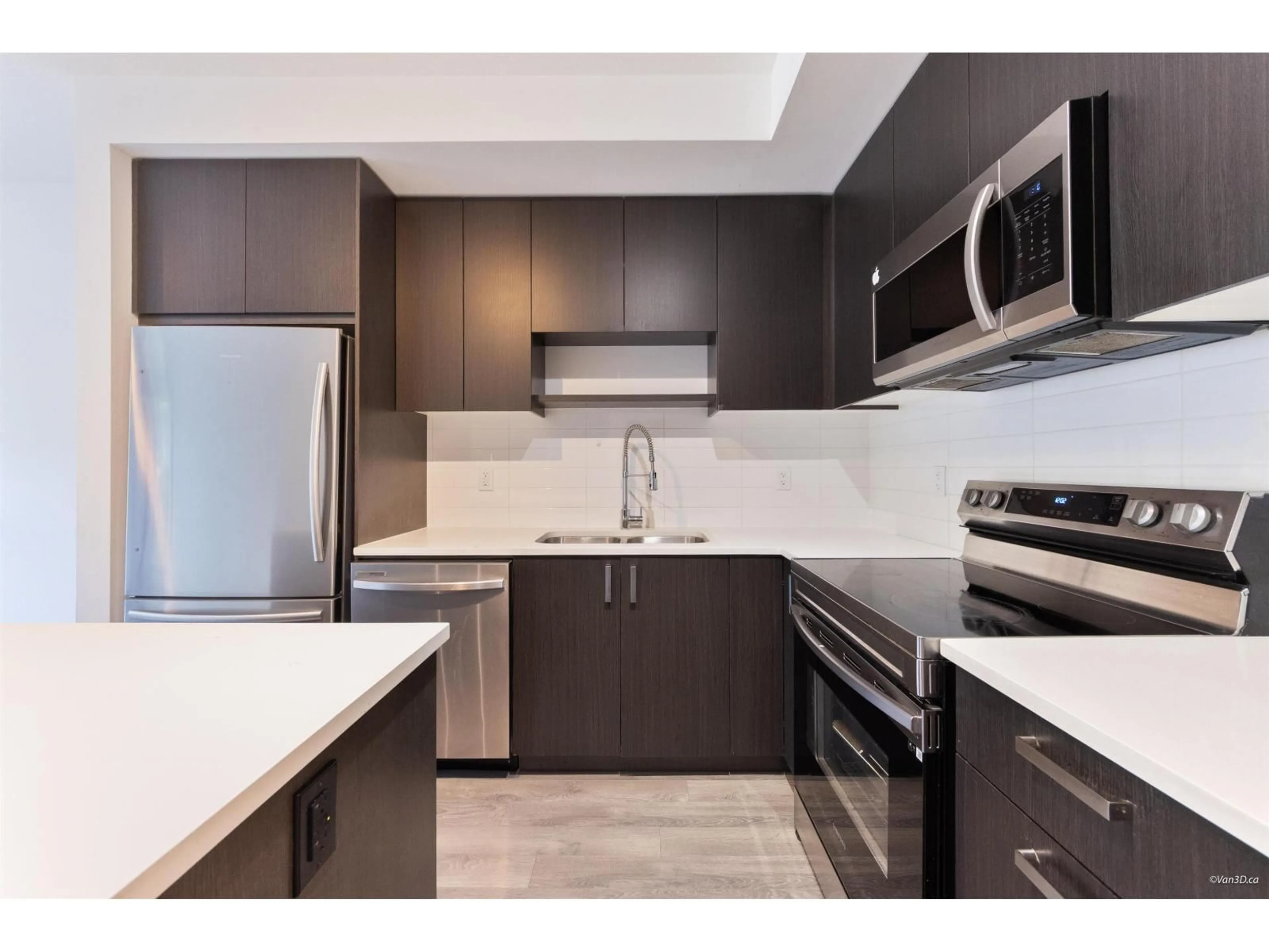 Standard kitchen, ceramic/tile floor for 103 - 13623 81A AVENUE, Surrey British Columbia V3W3N7