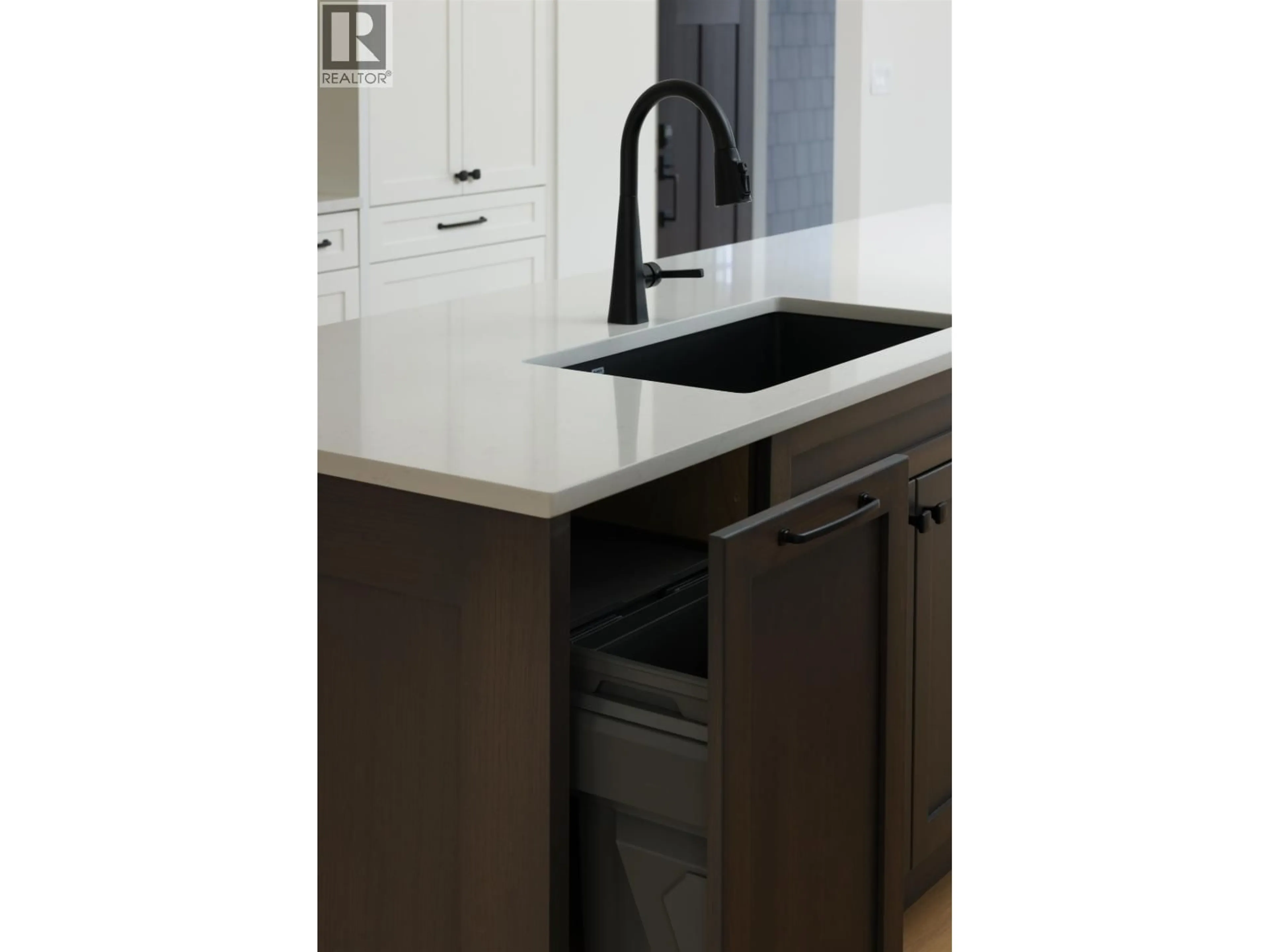 Contemporary kitchen, unknown for 101 - 903 EDGAR AVENUE, Coquitlam British Columbia V3K2K1