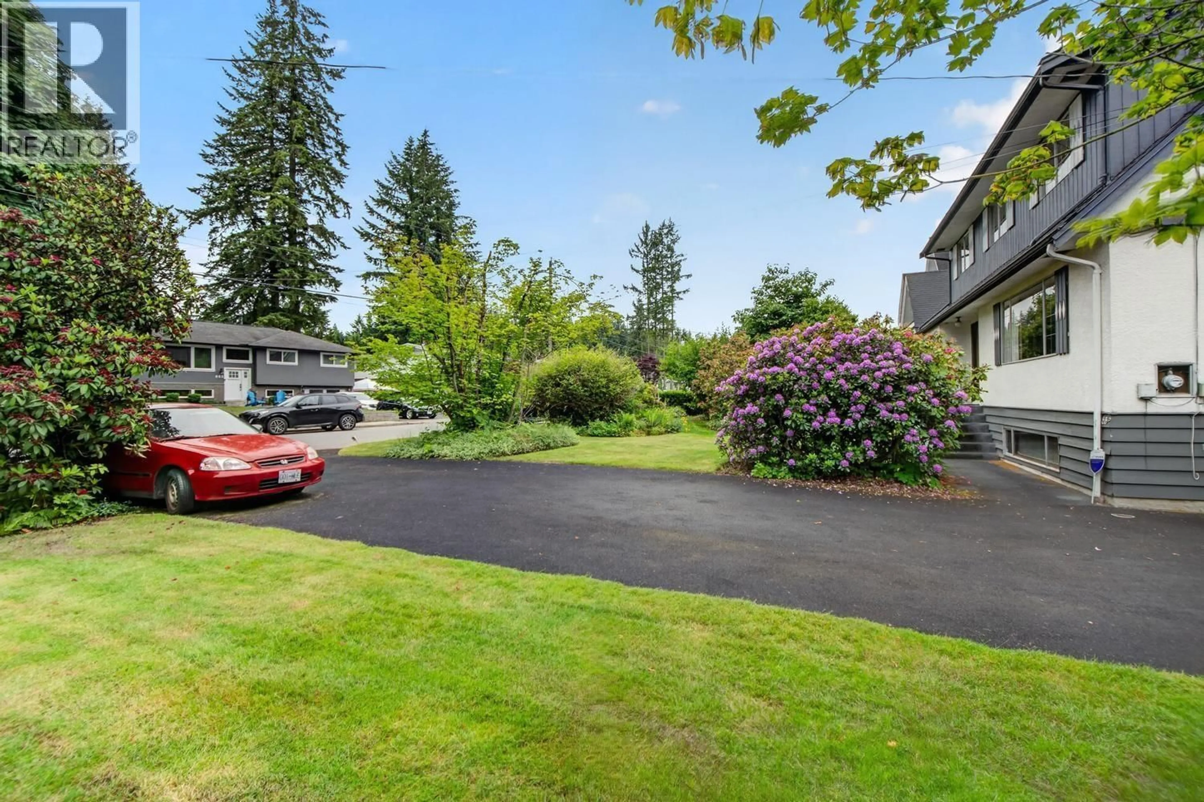 Patio, street for 888 SEYMOUR DRIVE, Coquitlam British Columbia V3J6V7