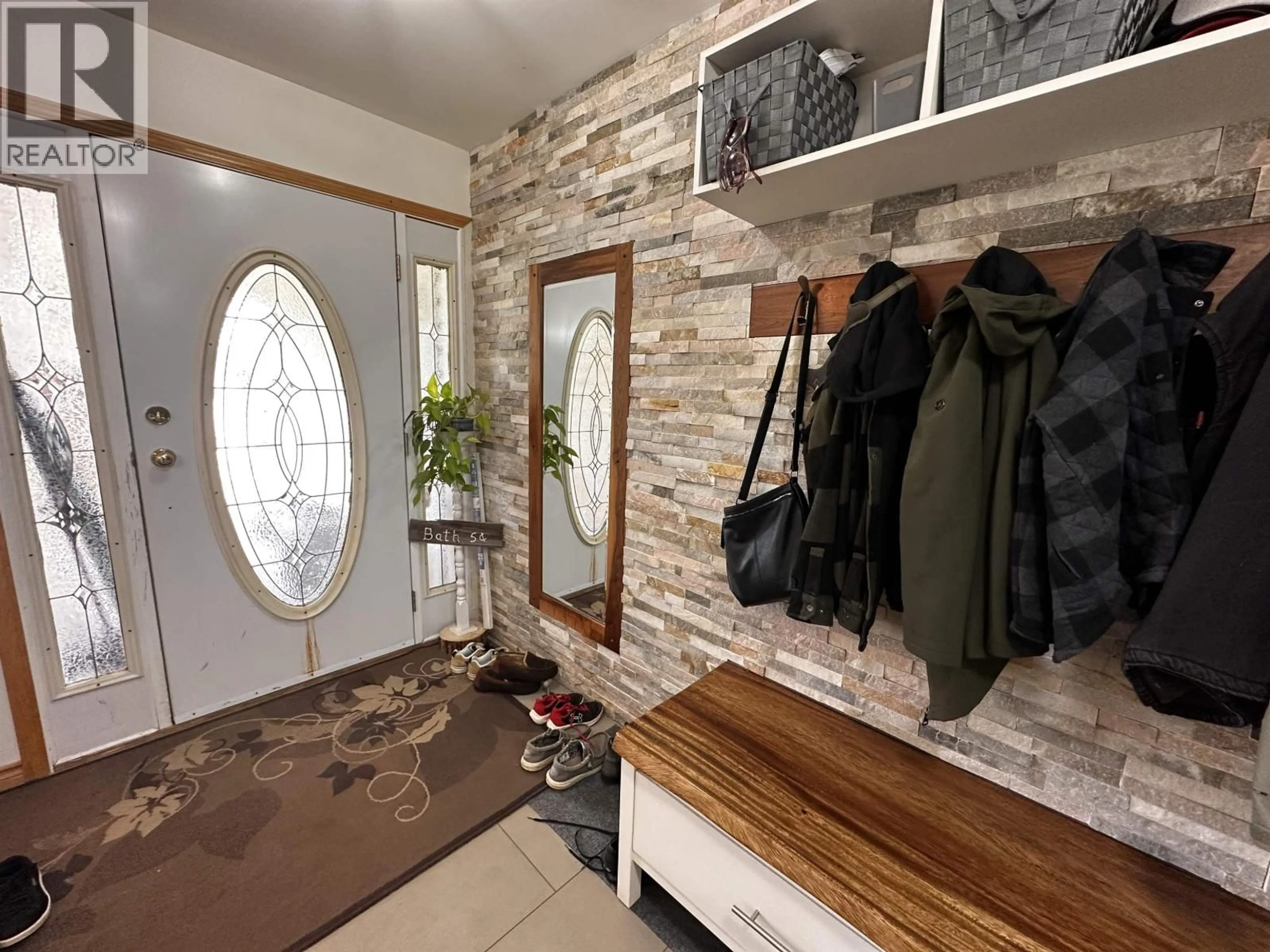 Indoor entryway for 5512 MINNAKER CRESCENT, Fort Nelson British Columbia V0C1R0